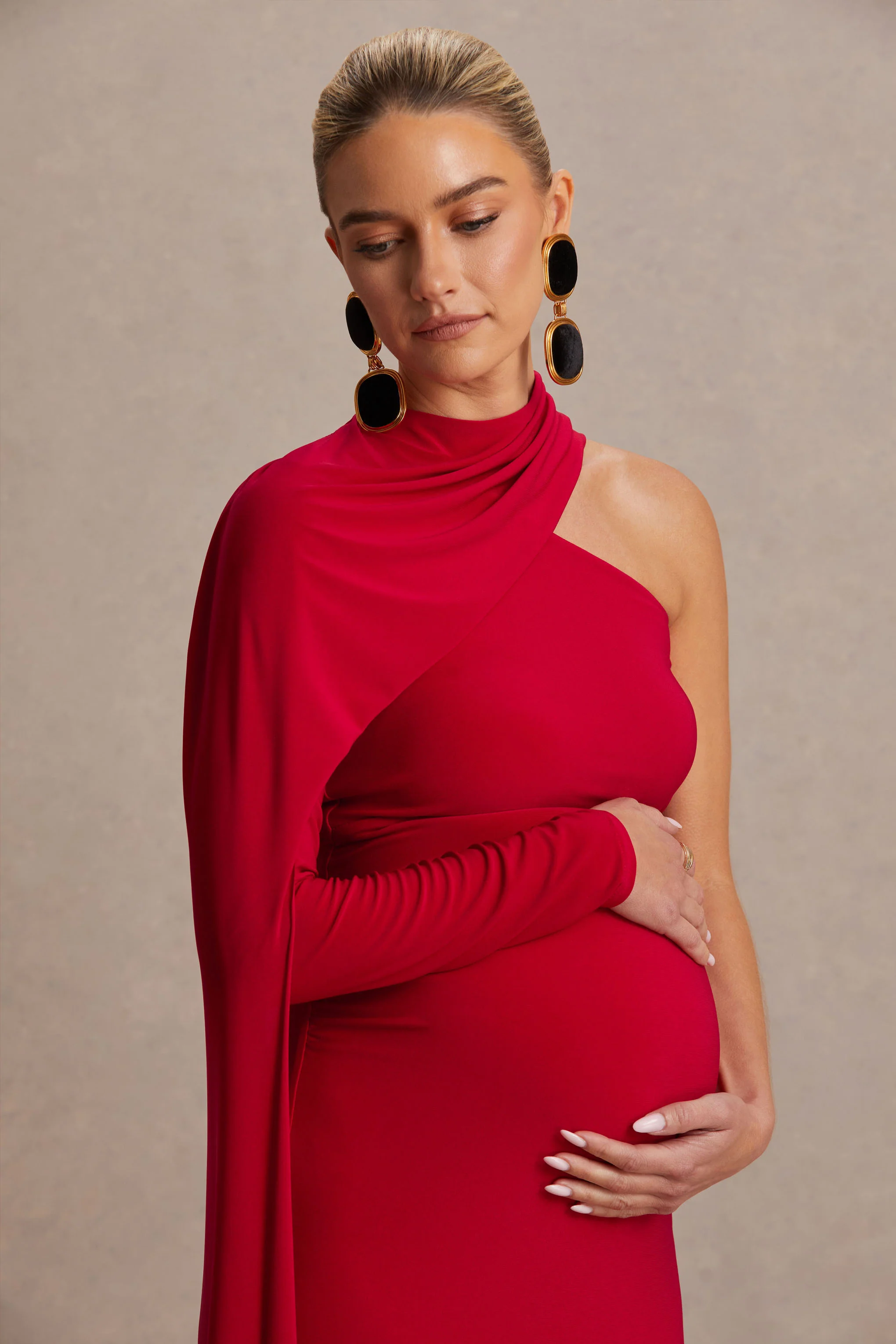 Tessy | Rode Asymmetrische Hals Zwangerschaps Maxi Jurk Met Cape Mouw - Image 6