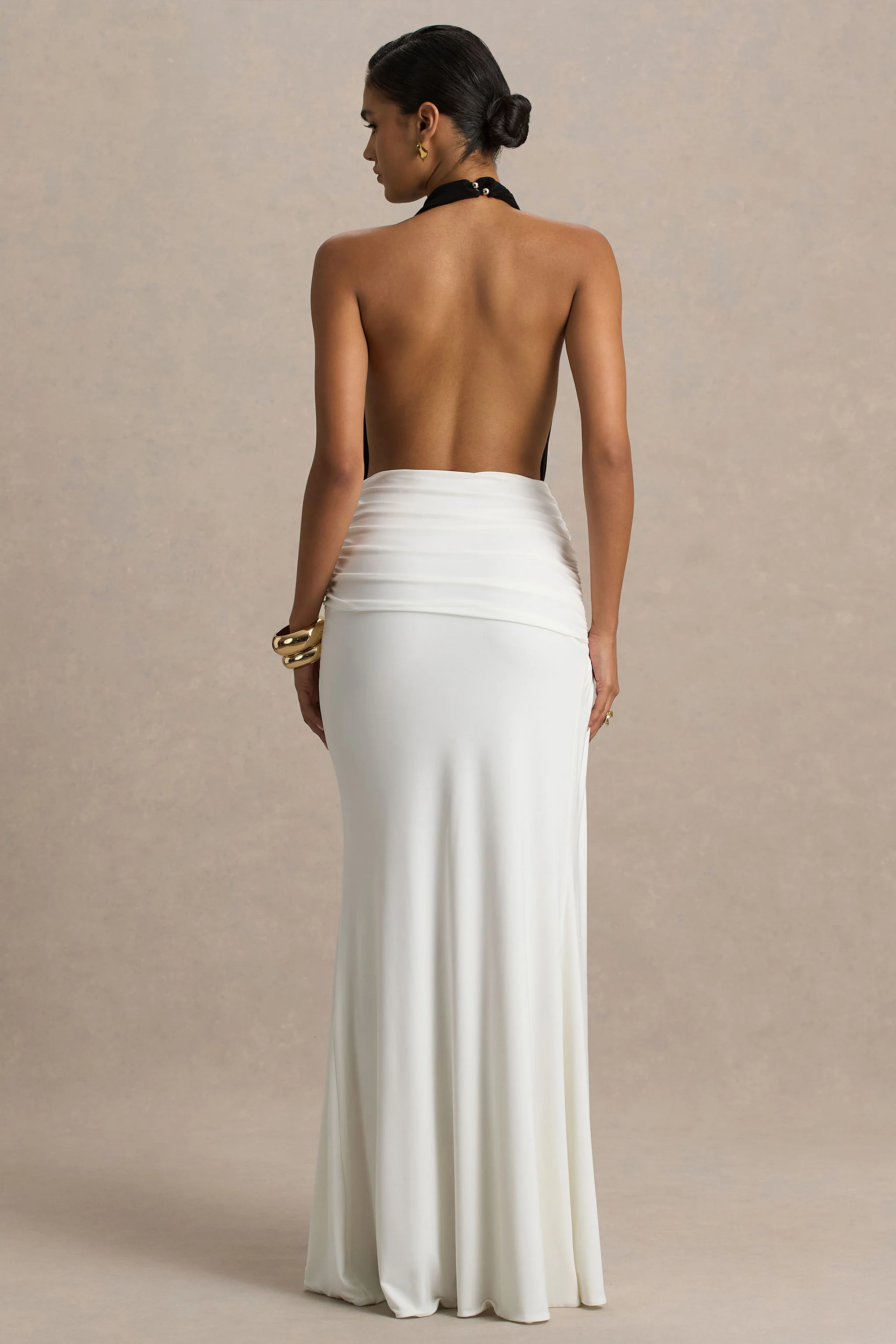 Tilly | Zwart-Witte Extreem V-Hals Maxi Jurk Met Overslag En Gerimpeld Detail - Image 2