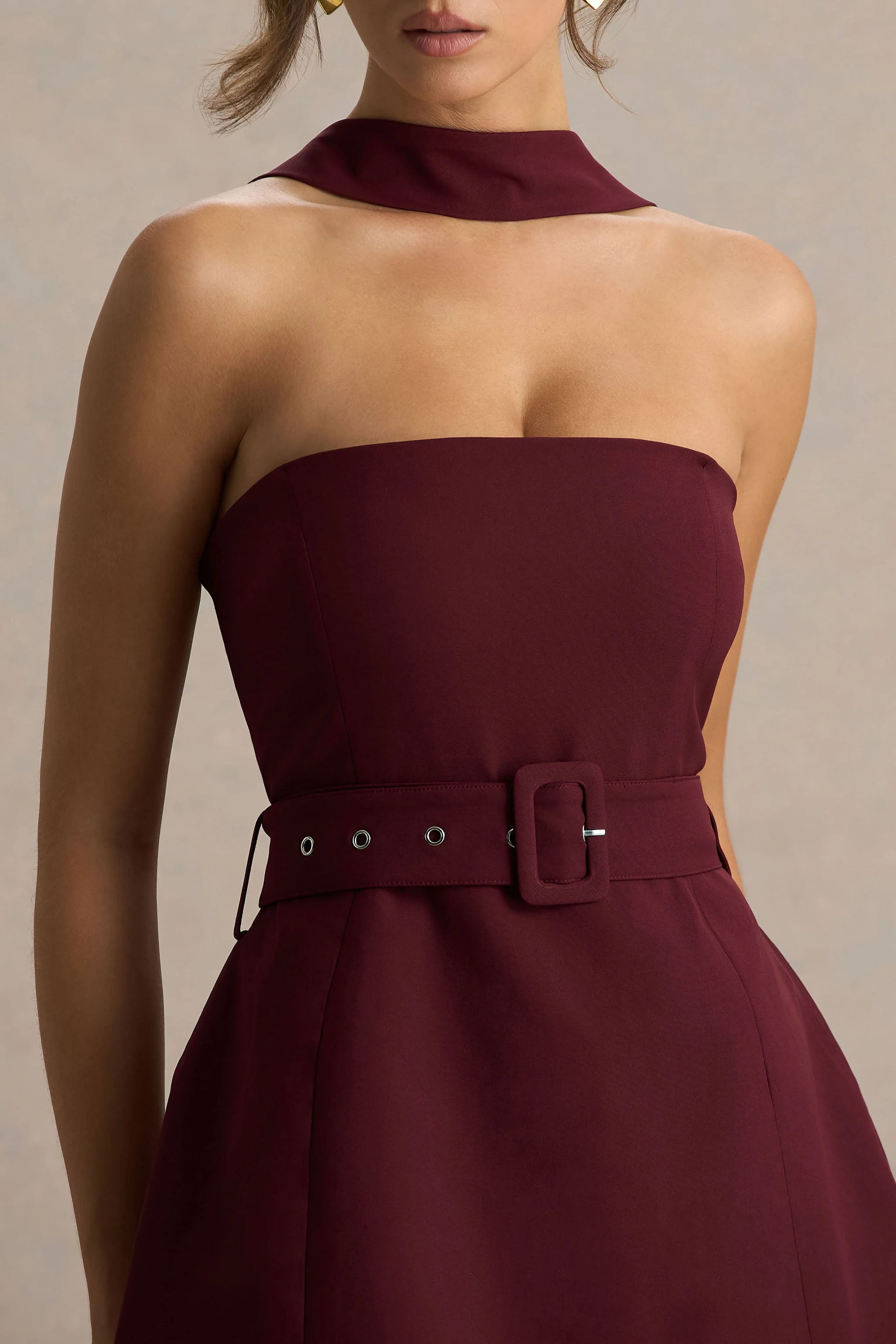 Timberly | Bordeaux Hoge Hals Getailleerd Micro‑Mini Jurk - Image 5