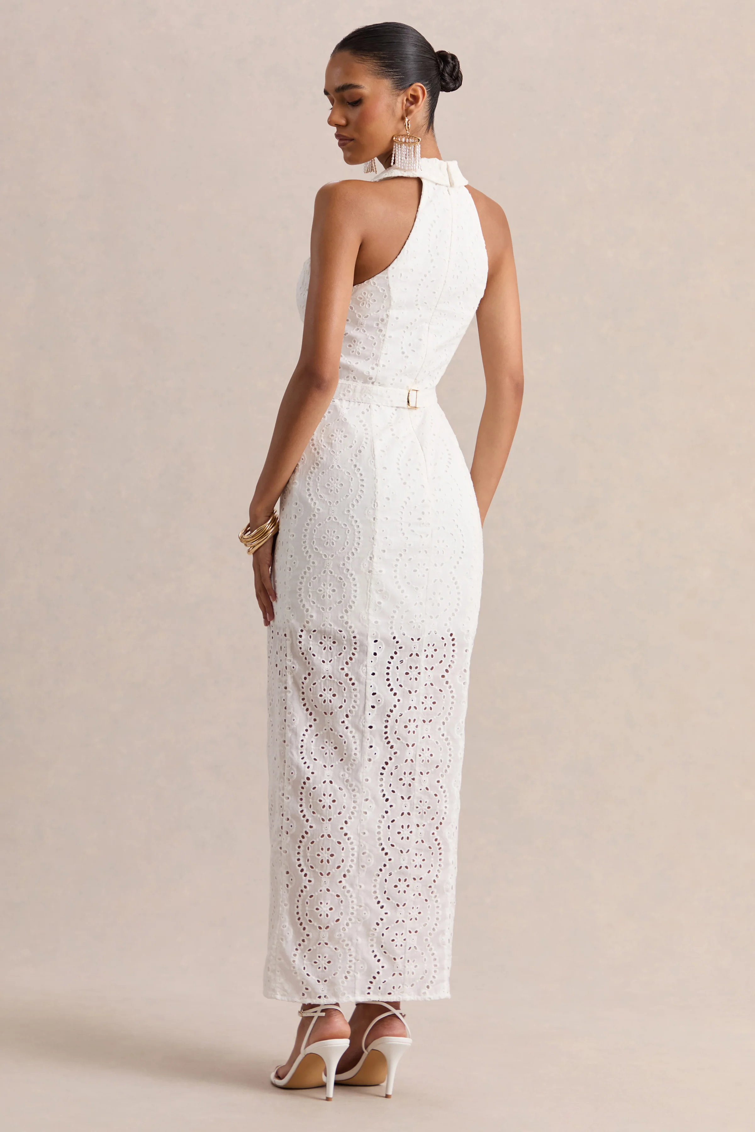 Tover | Witte Broderie Maxi Jurk Met Diepe V-Hals - Image 2