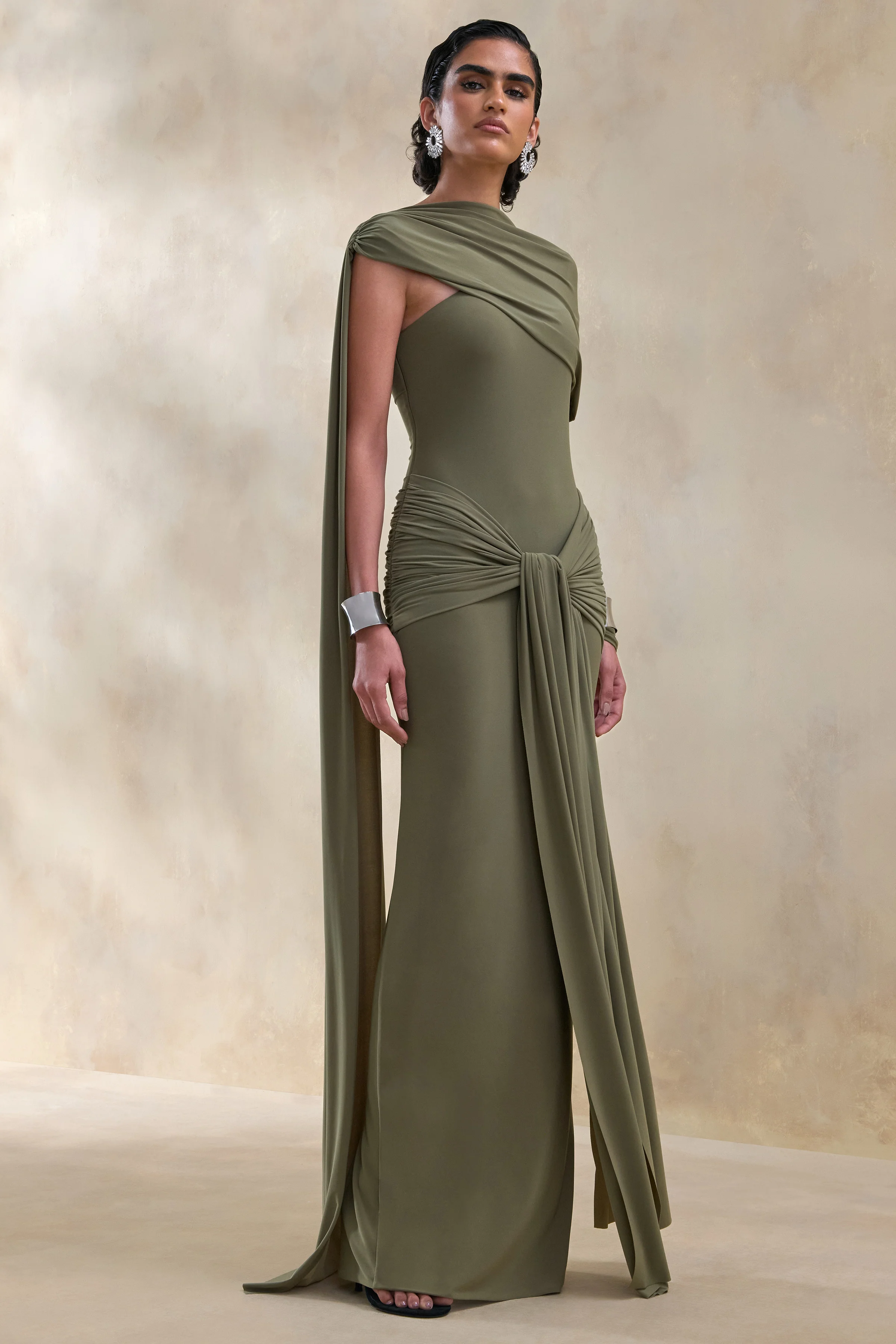 Trisara | Olijfgroen Asymmetrische Hals Maxi Jurk Met Gerimpeld Detail En Ceintuur - Image 5