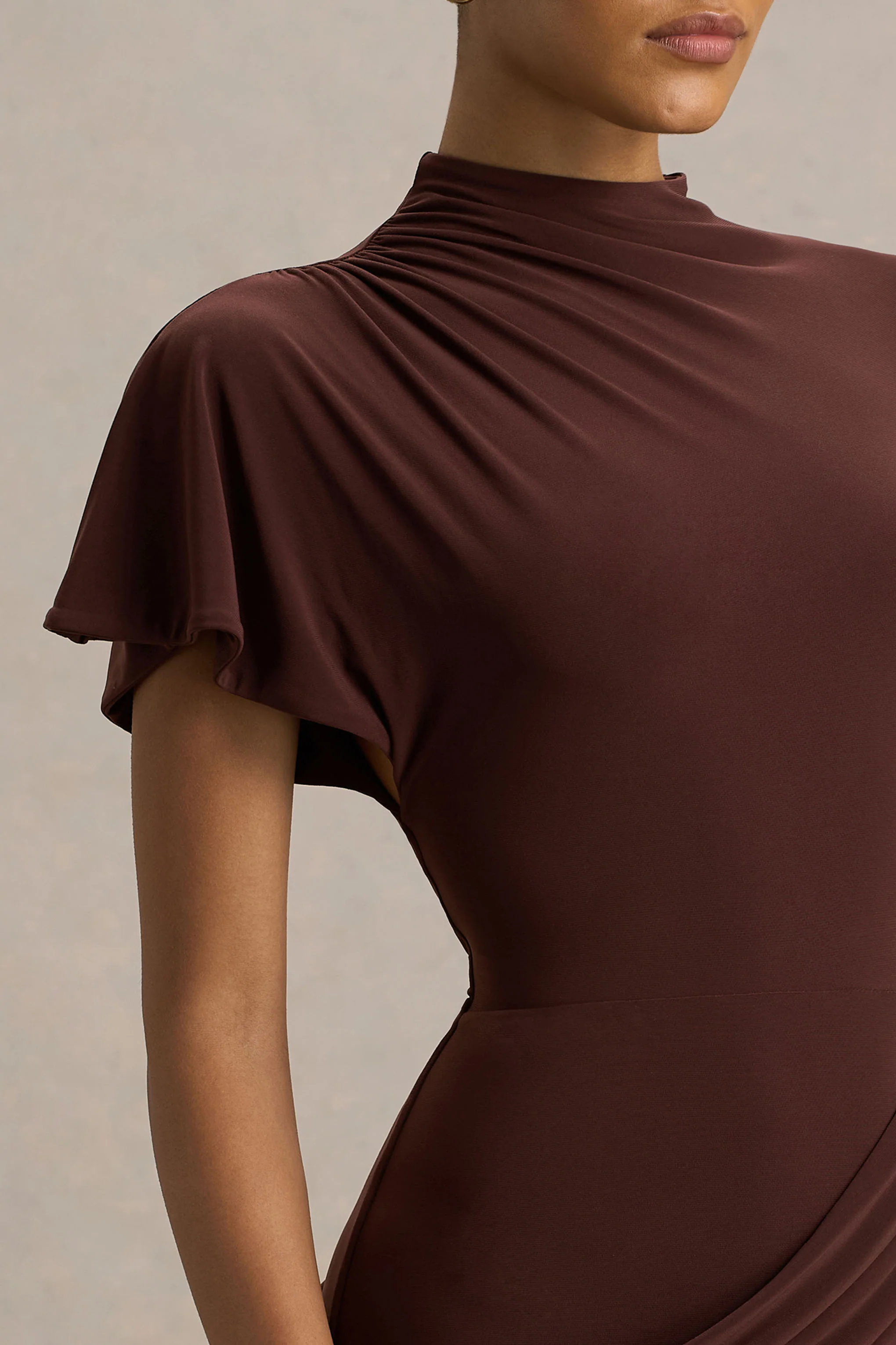 Tropic | Bruine Hoge Hals Maxi Met Lange Cape‑Mouwen - Image 3