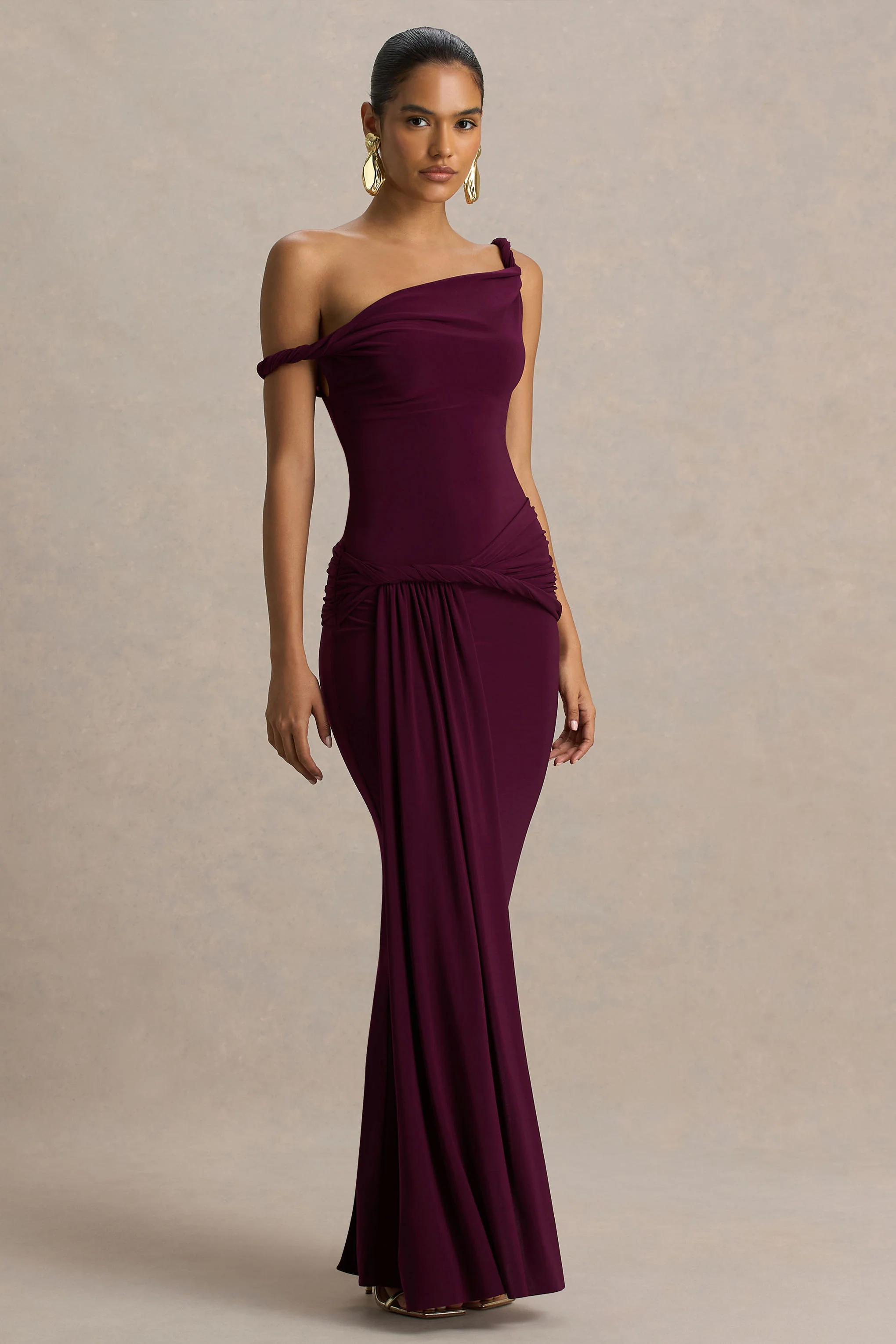 Tulisa | Bordeaux Asymmetrische Hals Maxi Jurk Met Gedraaide Mouwen En Gerimpeld Details - Image 5