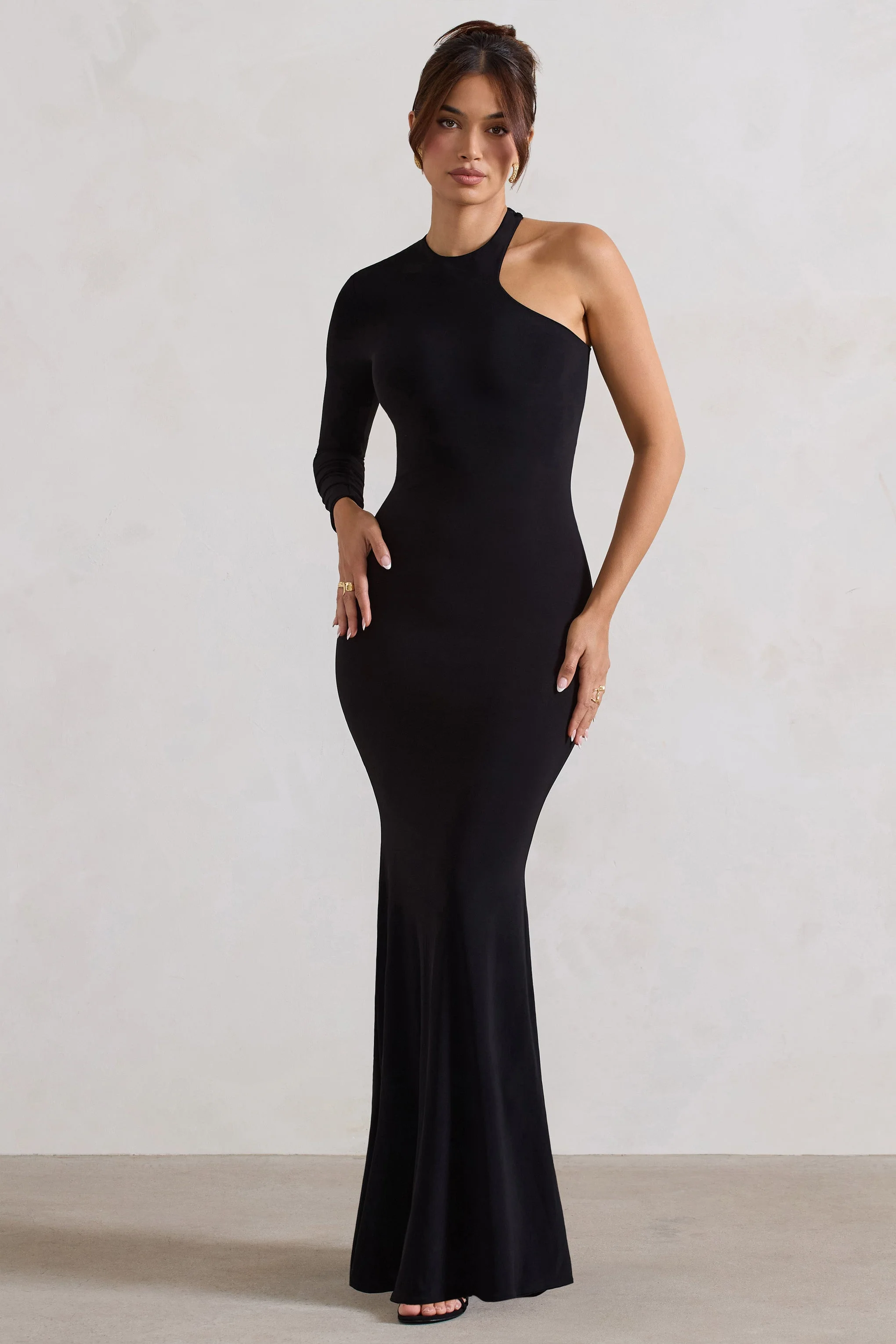 Tyra | Zwarte Asymmetrische Hals Maxi Jurk Met Uitsnijding En Open Rug Detail - Image 10