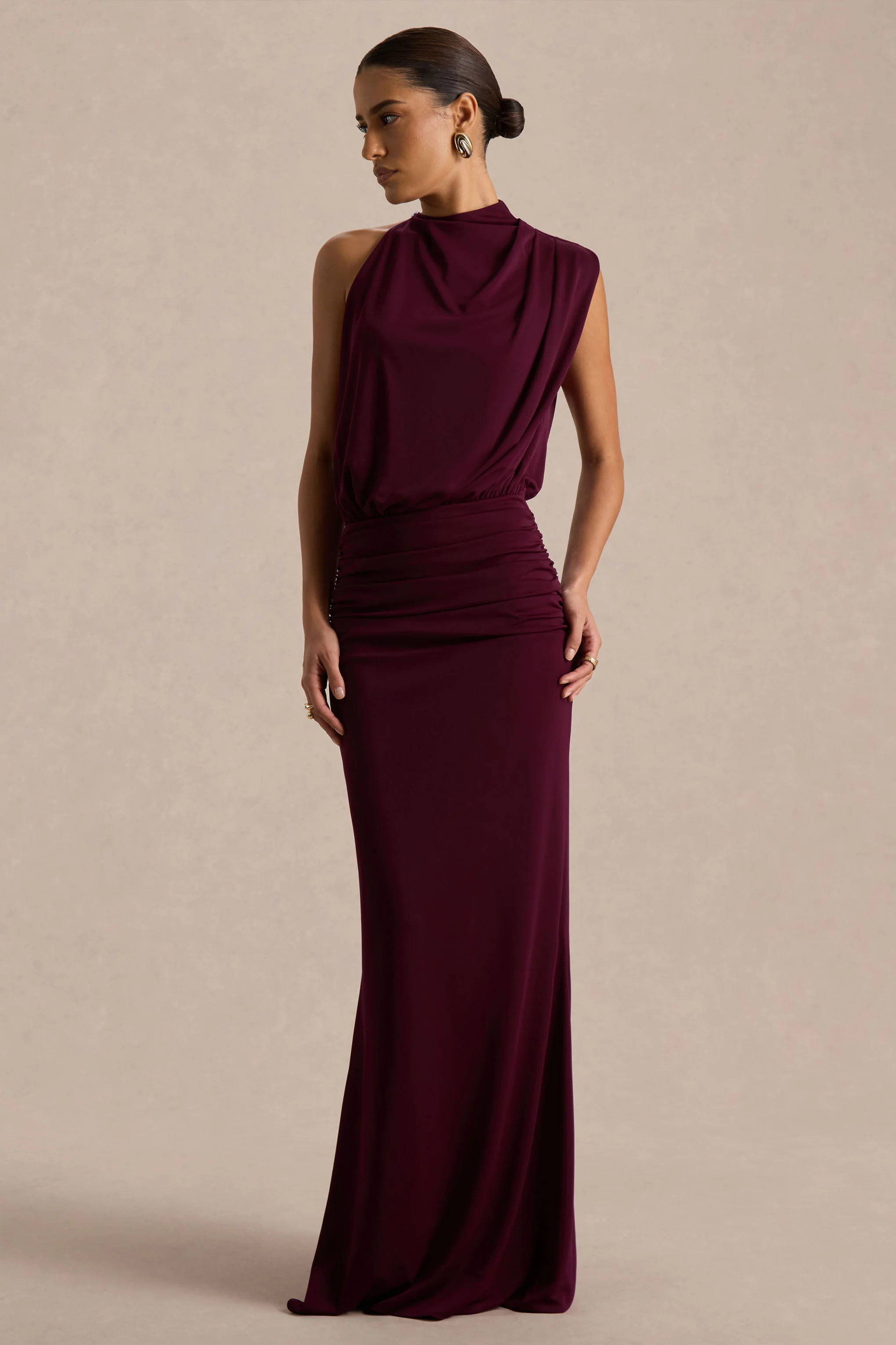 Umaira | Bordeaux Maxi Jurk Met Hoge Hals - Image 5