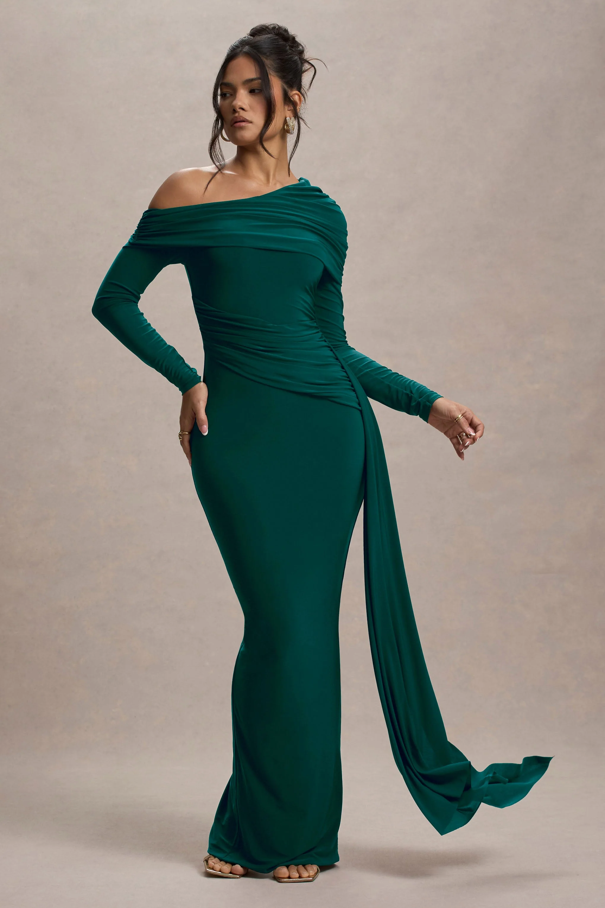 Valina | Groen Gerimpeld Asymmetrische Maxi Jurk Met Drapering - Image 4