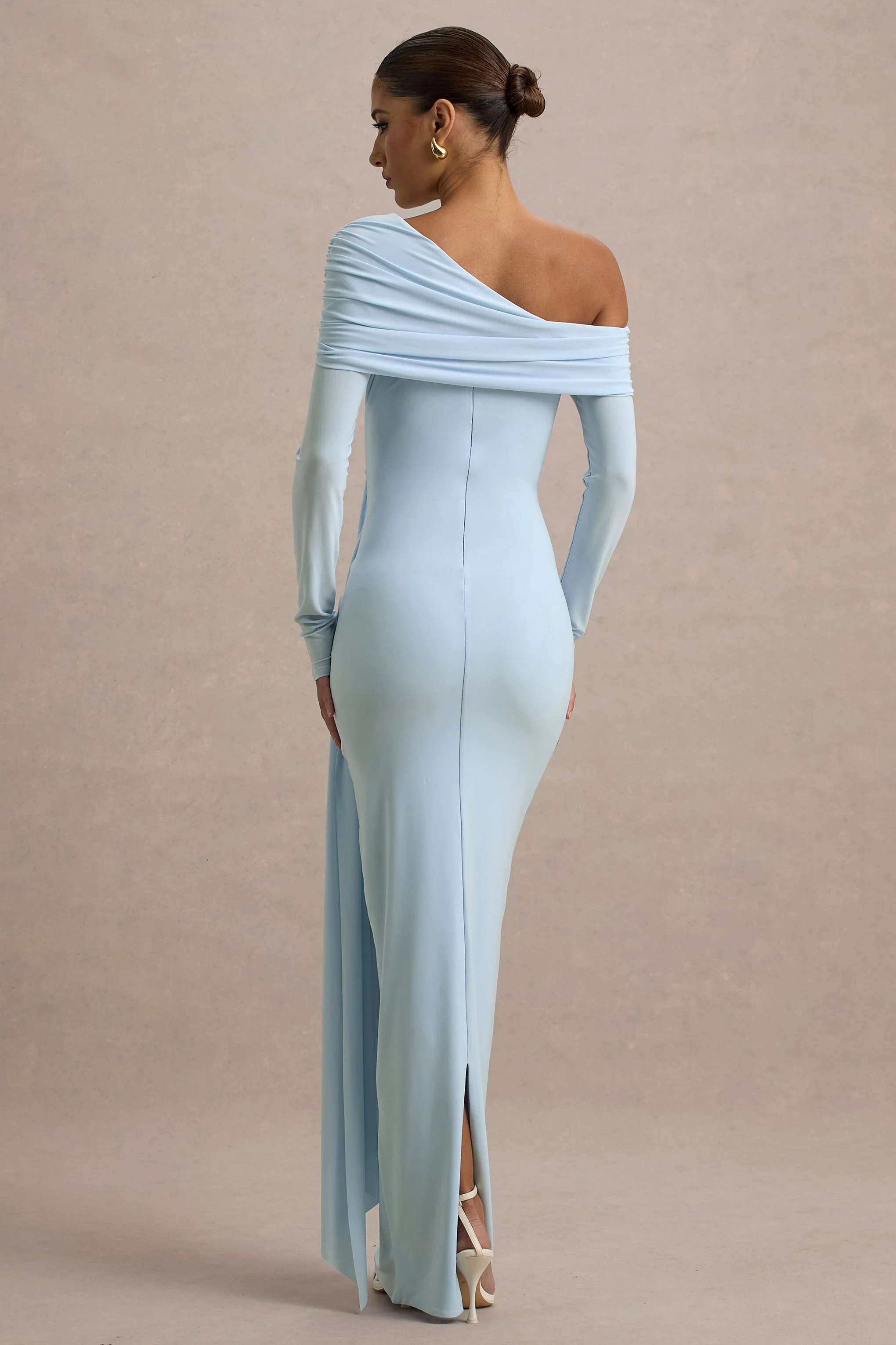 Valina | Poederblauwe Gerimpeld Asymmetrische Maxi-Jurk Met Drapering - Image 2