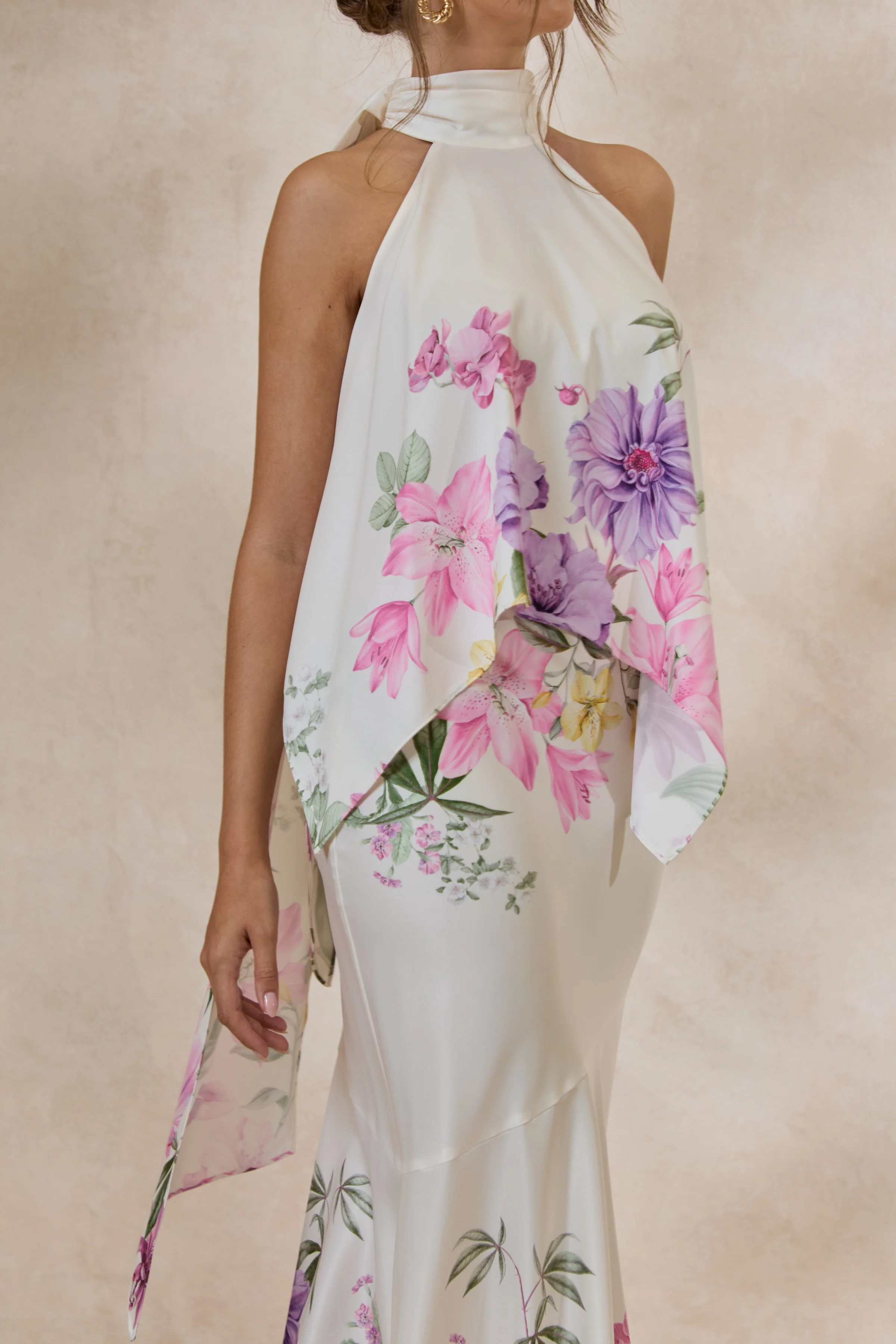 Vayla | Crème Bloemenprint Satijnen Maxi Rok Met Asymmetrische Verlaagde Taille - Image 4