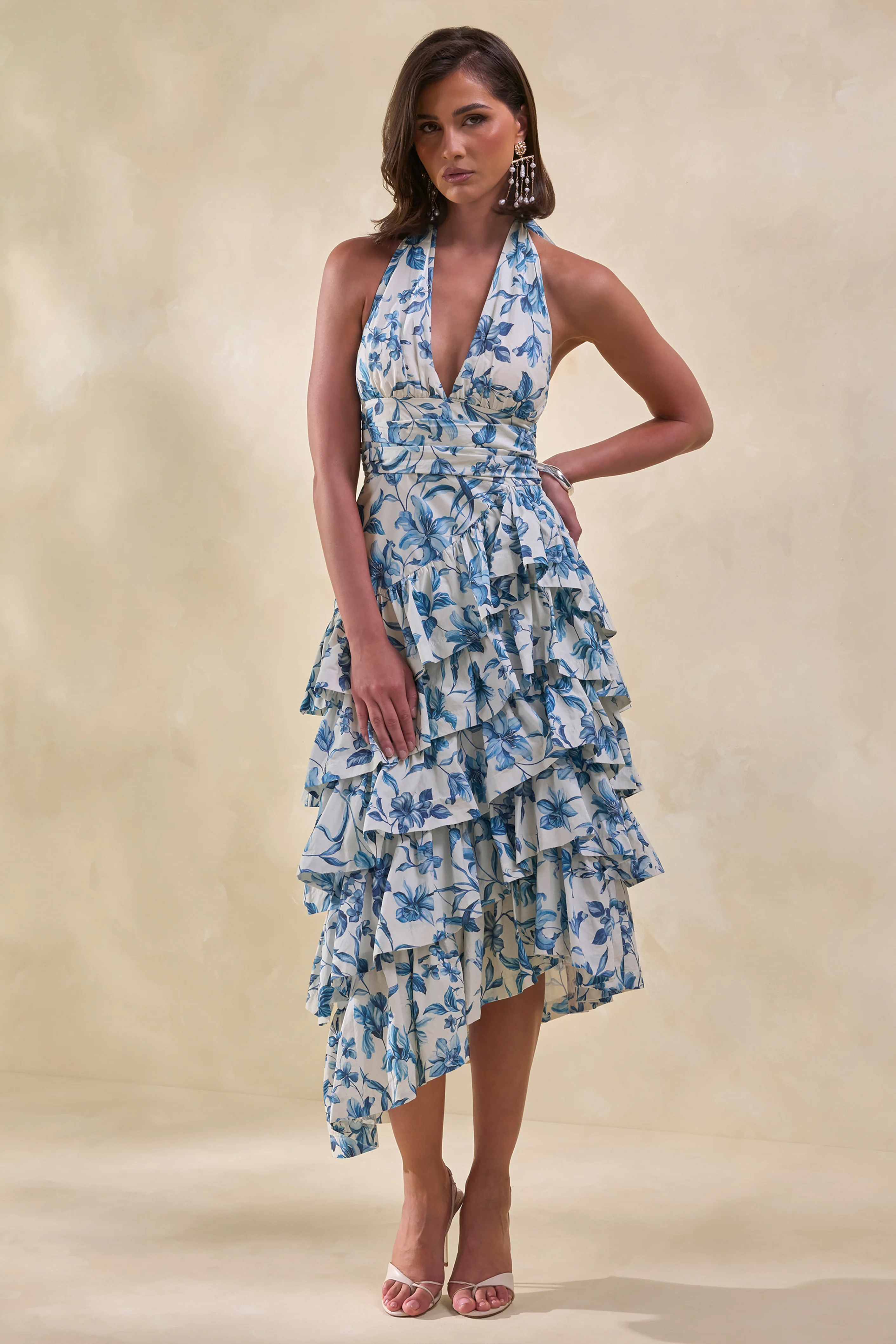 Velora | Blauwe Porselein Print Midi Jurk Met Asymmetrische Halslijn En Gelaagde Ruches - Image 5