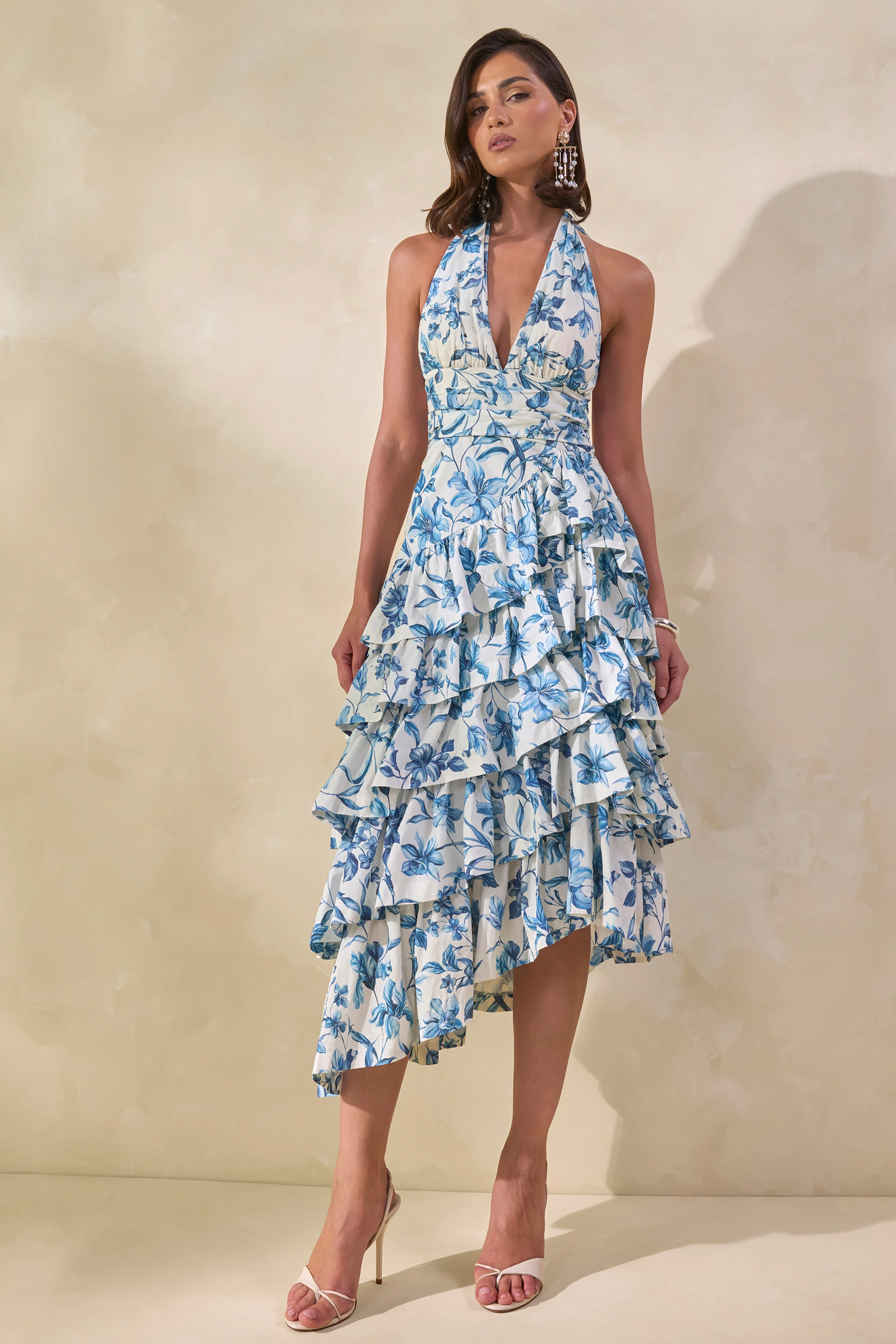 Velora | Blauwe Porselein Print Midi Jurk Met Asymmetrische Halslijn En Gelaagde Ruches - Image 6