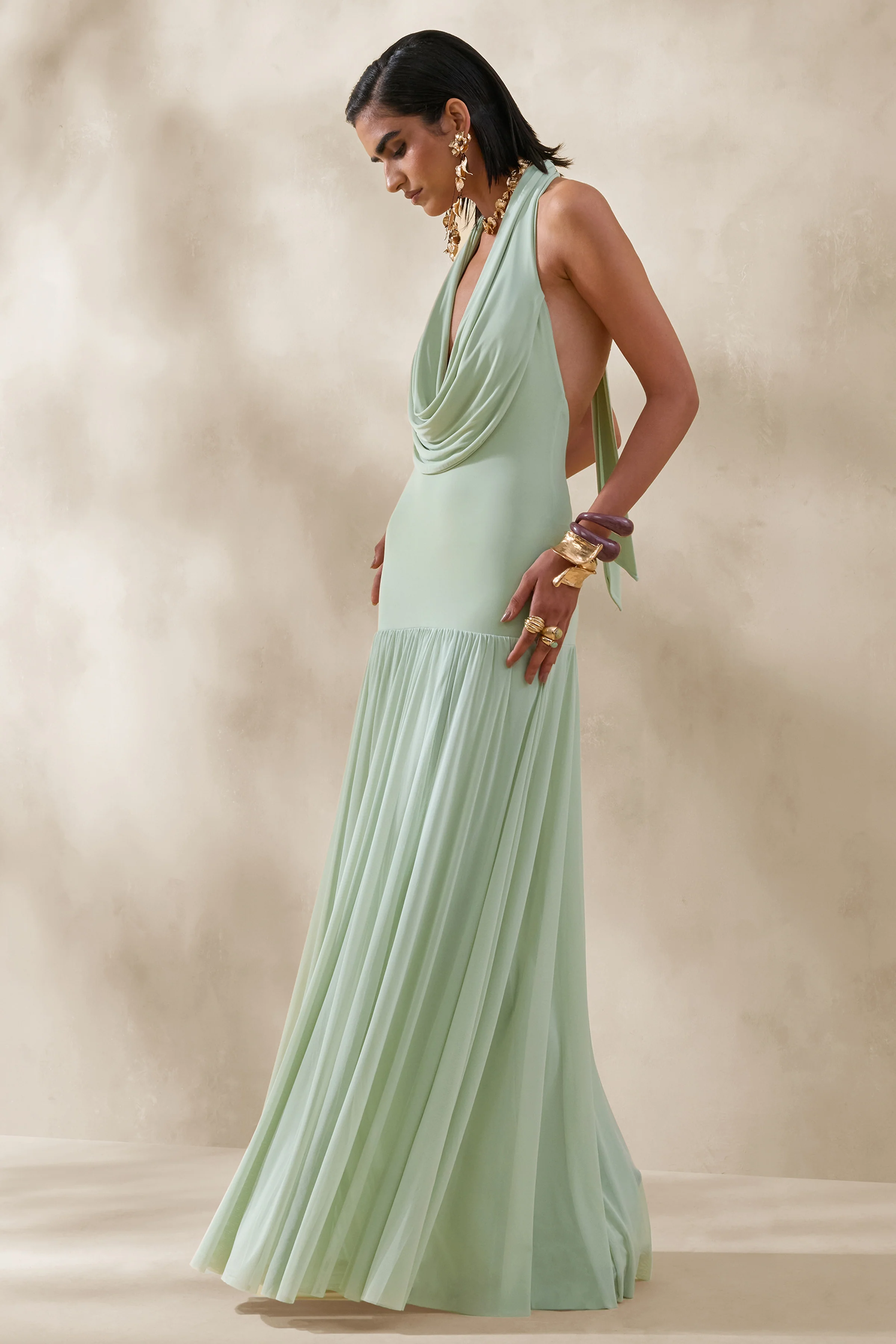 Verity | Groene Maxi Jurk Met Draperende Hals En Doorschijnende Rok - Image 4