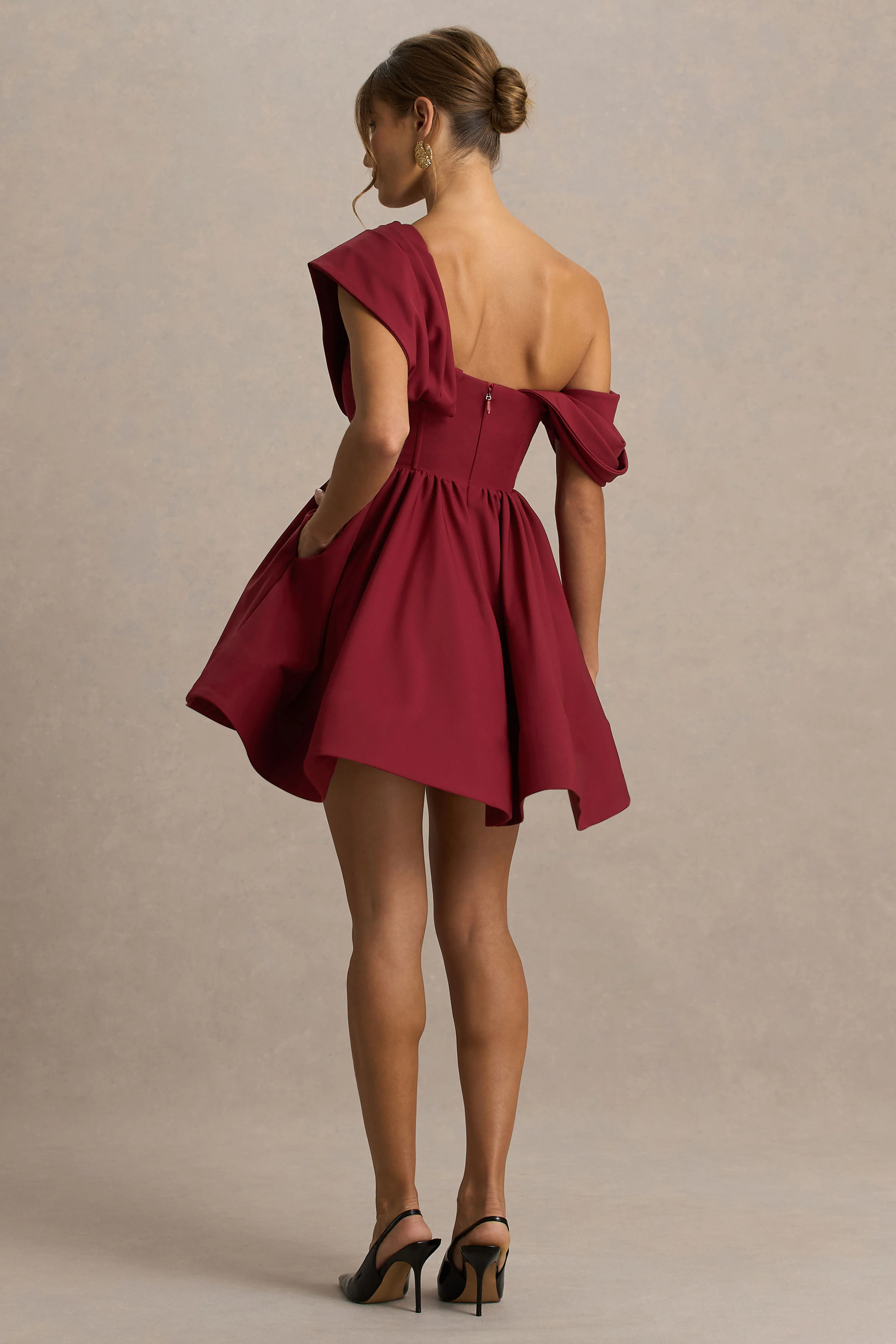 Verona | Bordeaux Draperende Asymmetrische Hals Skater Mini Jurk - Image 2