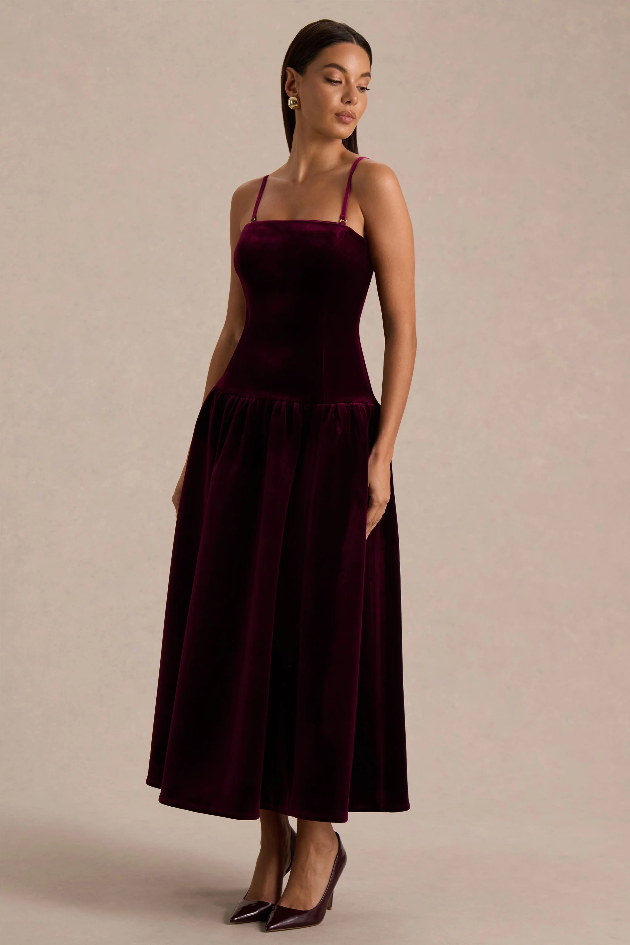 Violetta | Bordeaux Vierkante Hals Midi Jurk Met Verlaagde Taille En Geplooide Rok - Image 4