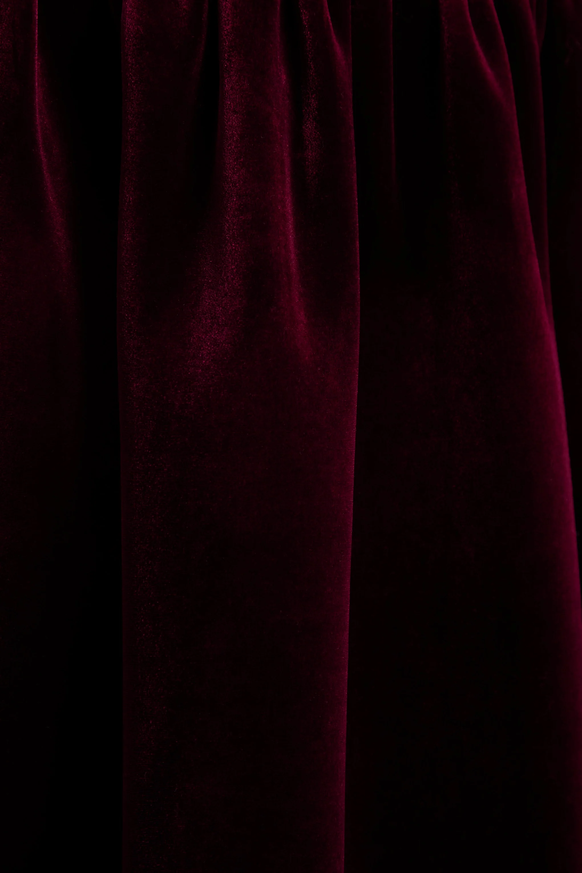 Violetta | Bordeaux Vierkante Hals Midi Jurk Met Verlaagde Taille En Geplooide Rok - Image 5