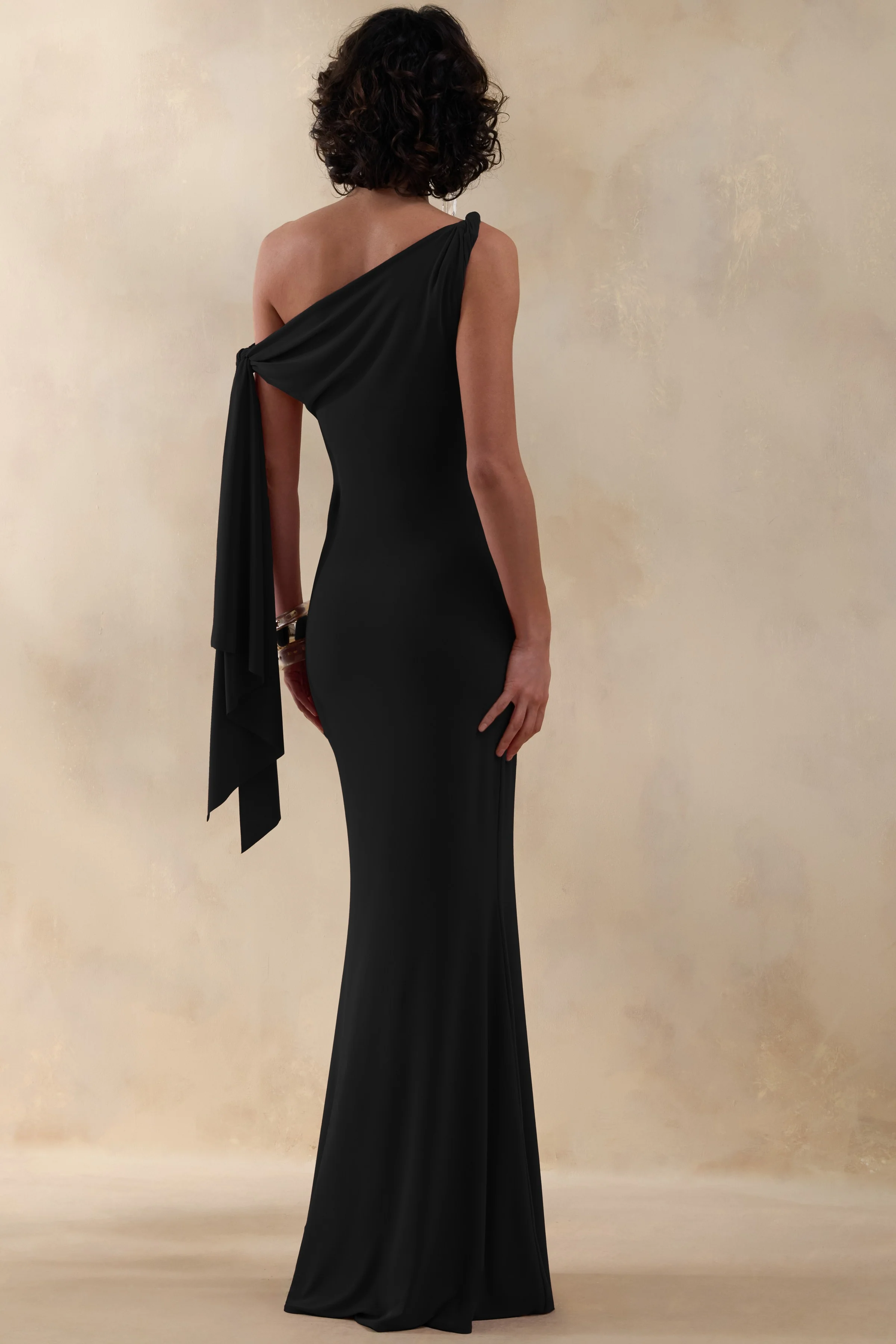 Vista | Zwarte Asymmetrische Hals Maxi Jurk Met Knoop Mouw Detail - Image 2