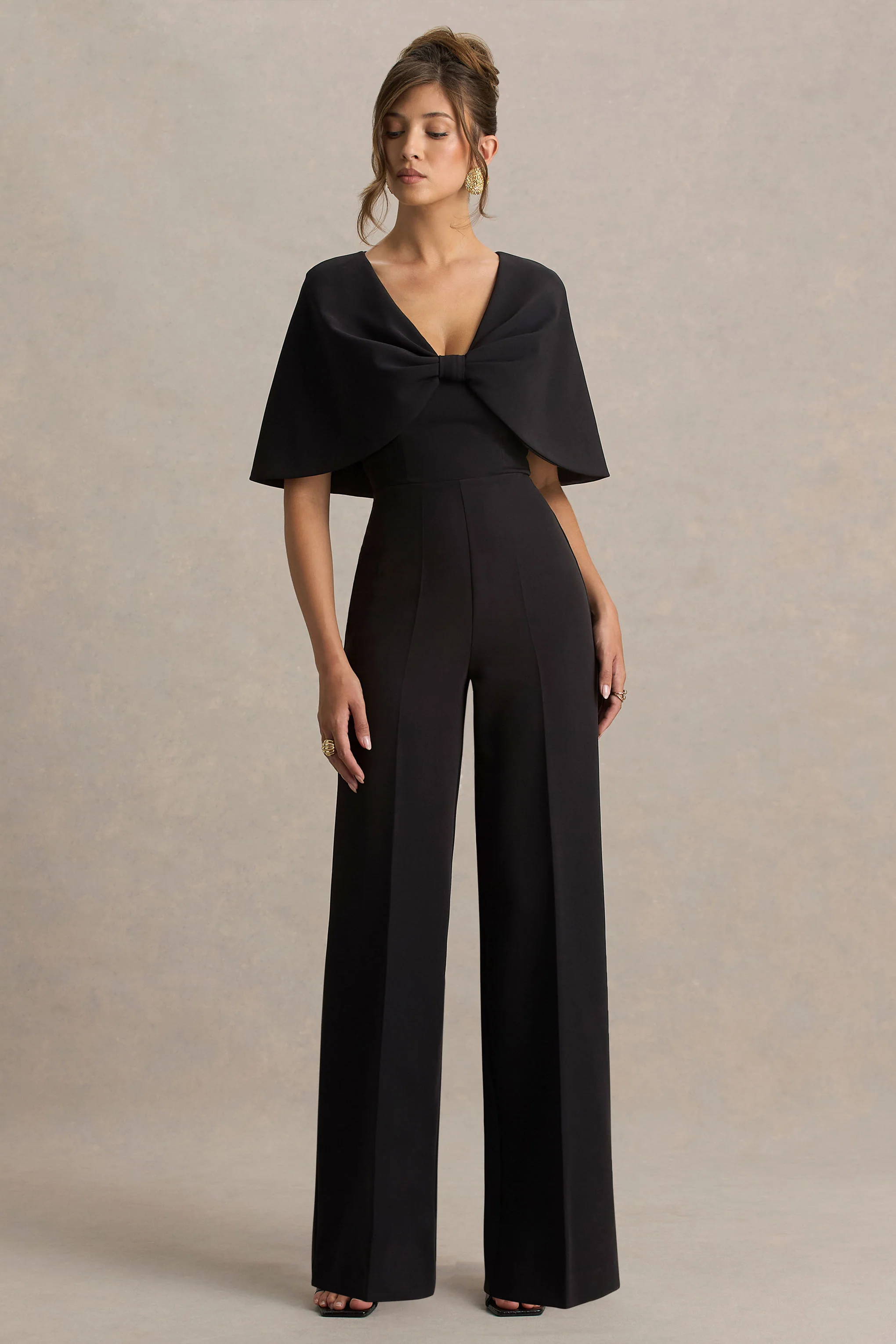 Vivid | Zwart Diepe V-Hals Jumpsuit Met Strikdetail - Image 4