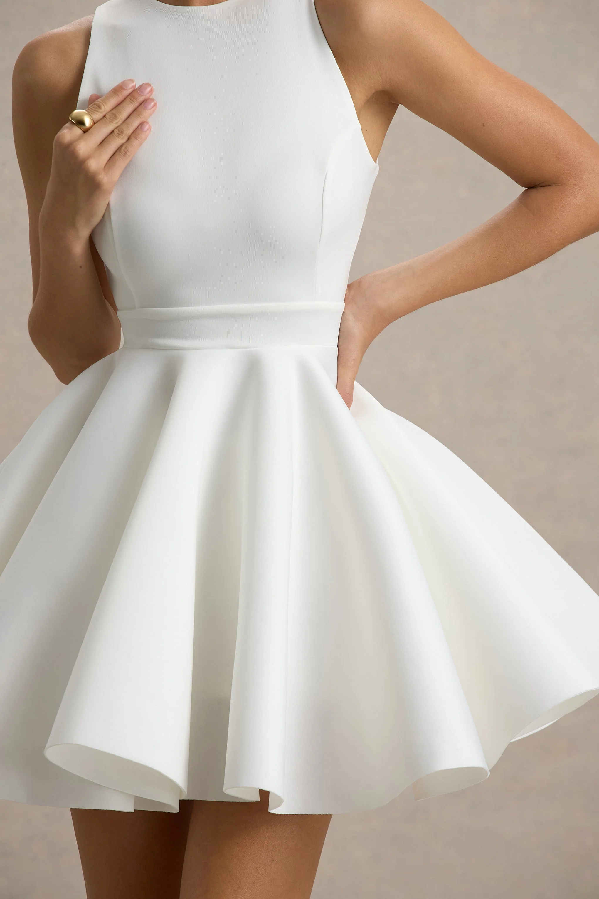 Waverly | Witte Racer Nek Skater Mini Jurk Zonder Mouwen - Image 6