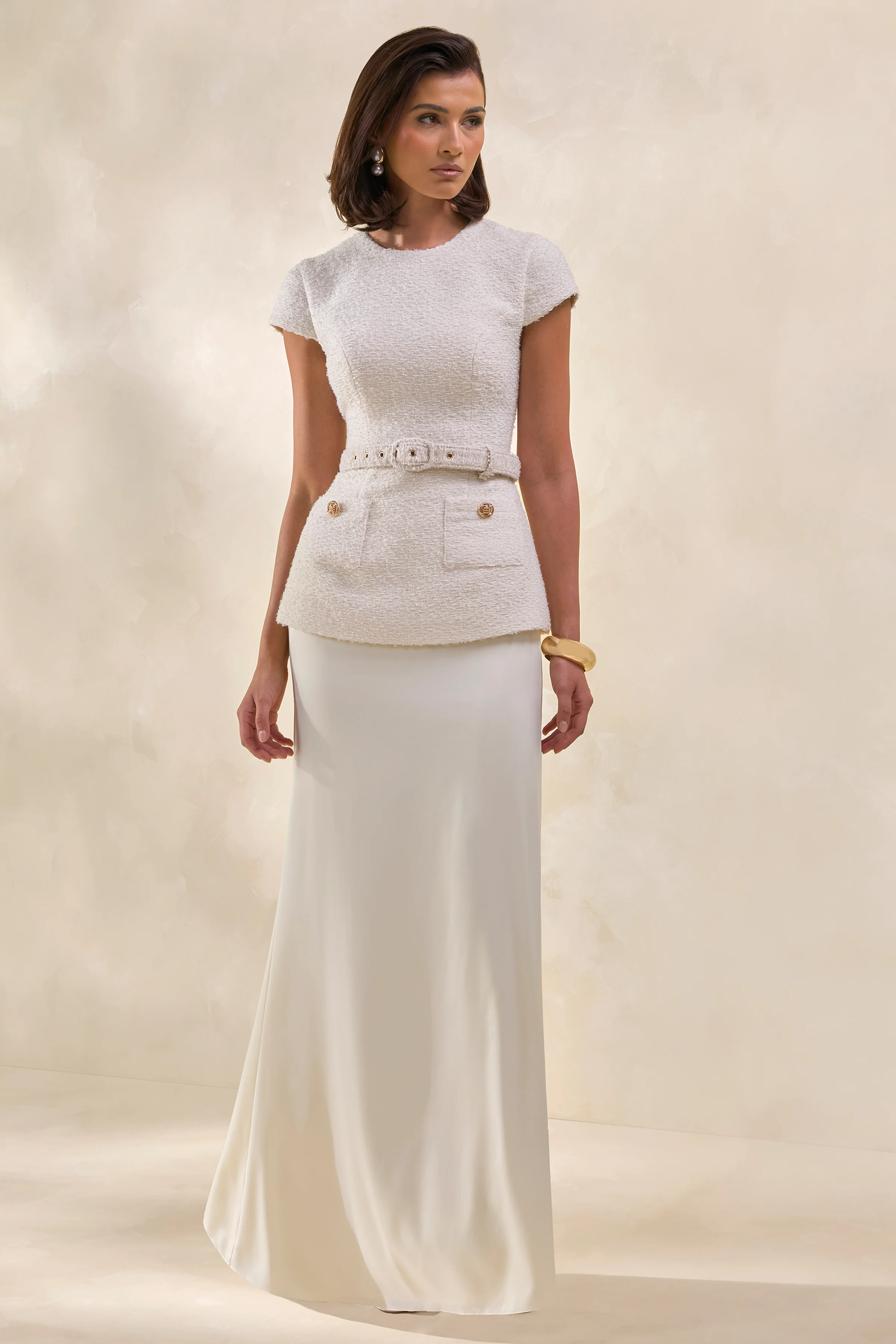 Whispera | Crème Ronde Hals Maxi Jurk Met Satijnen Rok En Zakdetails - Image 2