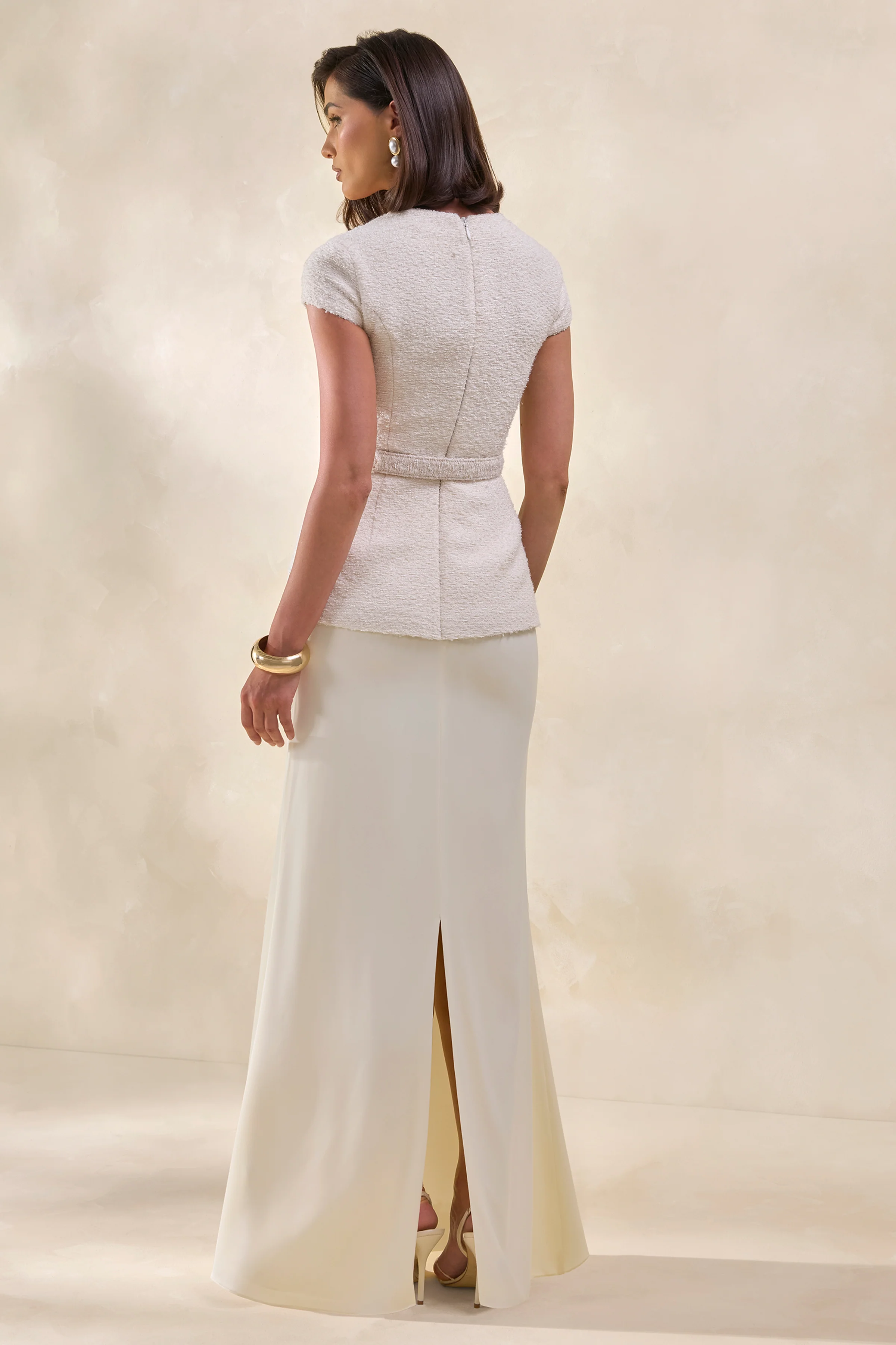 Whispera | Crème Ronde Hals Maxi Jurk Met Satijnen Rok En Zakdetails - Image 3