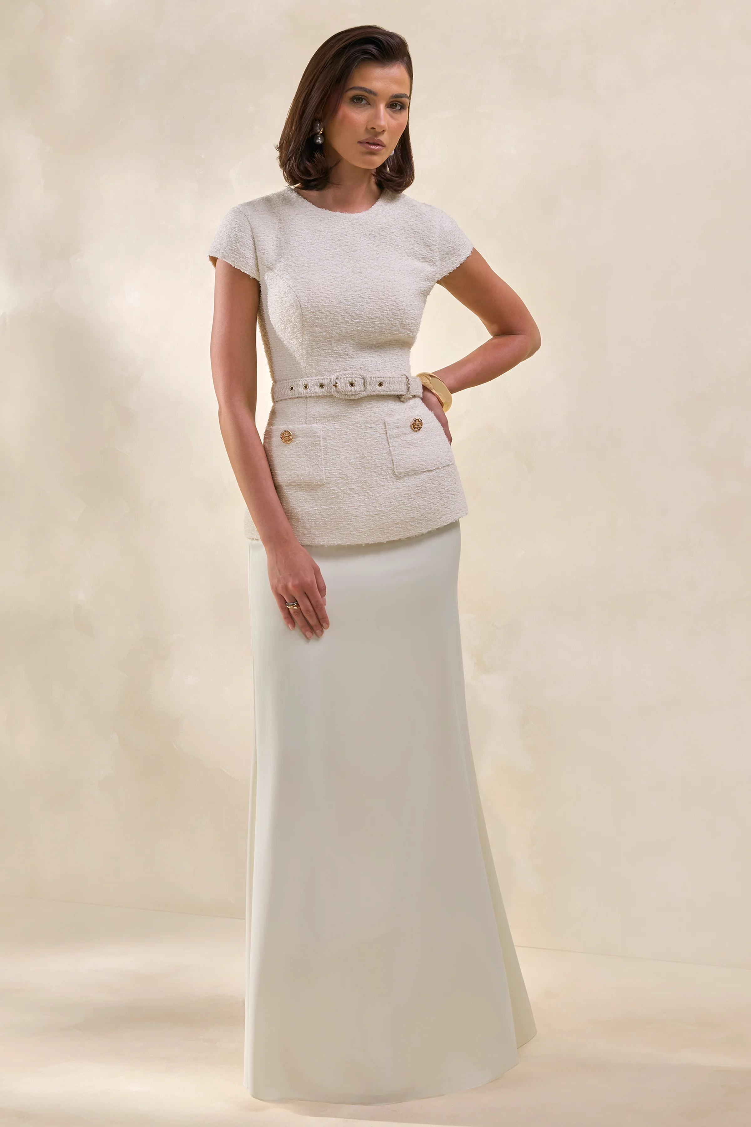 Whispera | Crème Ronde Hals Maxi Jurk Met Satijnen Rok En Zakdetails - Image 6