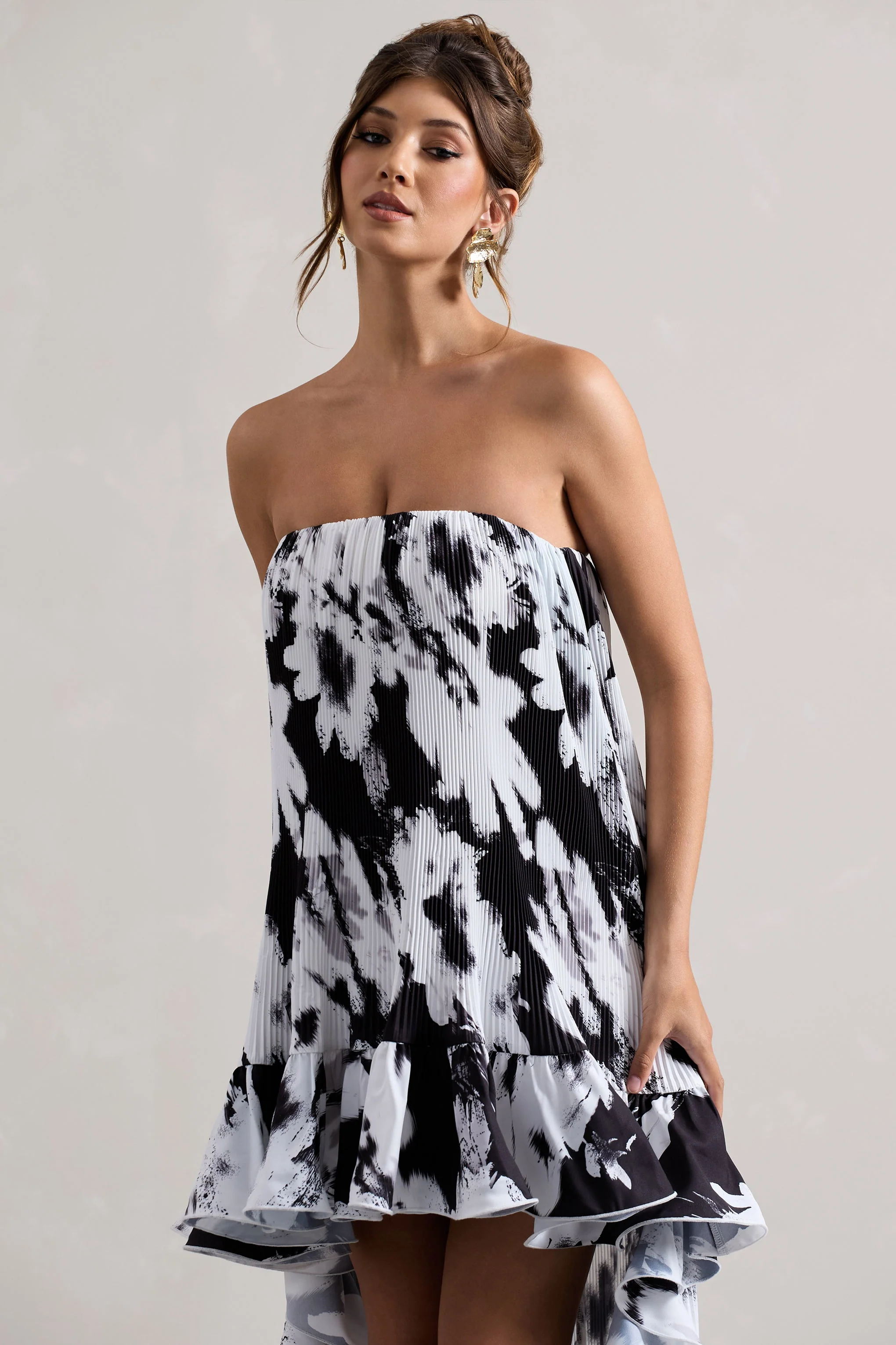 Whistler | Monochroom Bloemen Chiffon Bandeau Ruched Maxi Jurk Met Hoog-Lage Zoom - Image 3