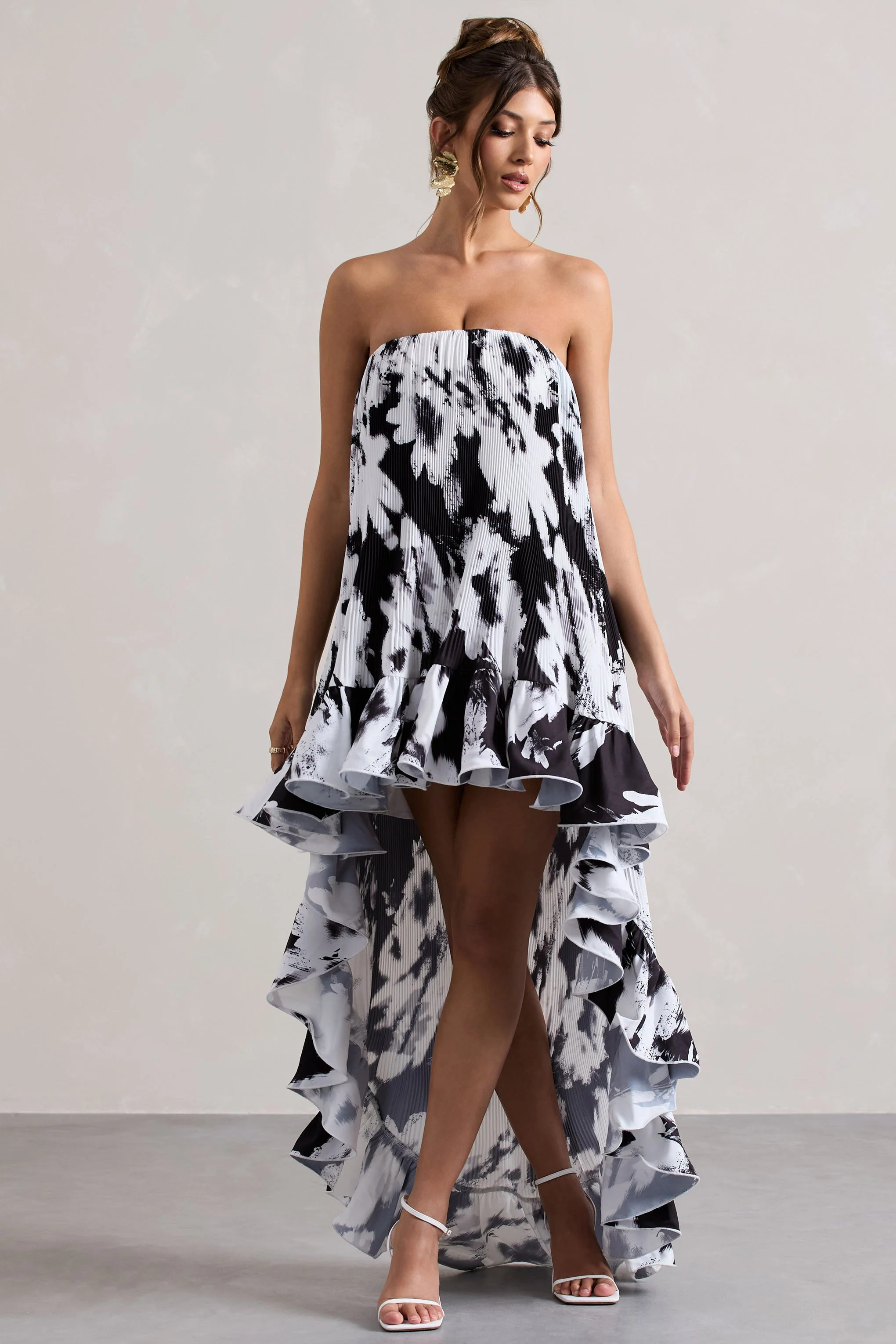Whistler | Monochroom Bloemen Chiffon Bandeau Ruched Maxi Jurk Met Hoog-Lage Zoom - Image 4