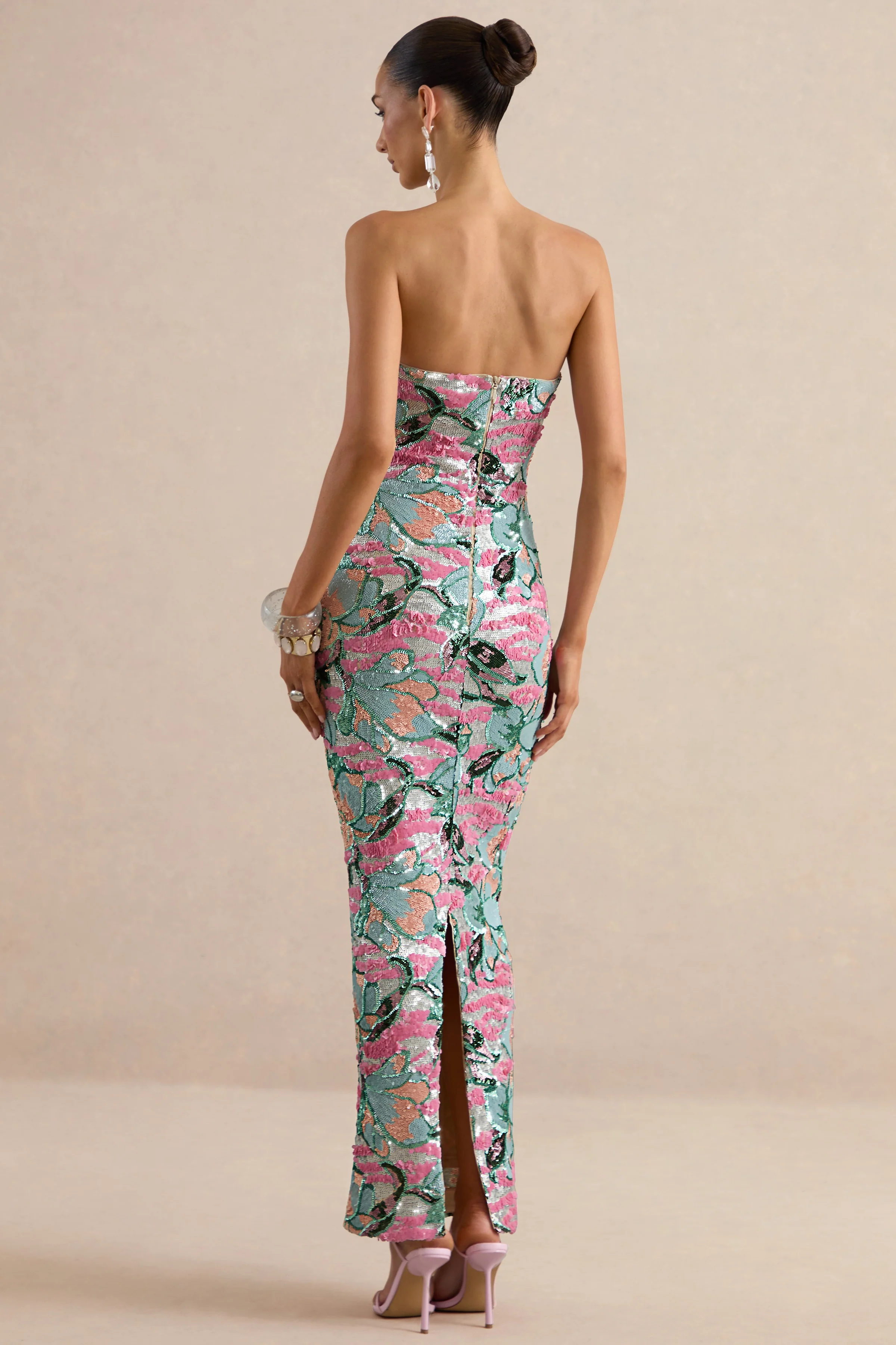 Xandra | Lichtblauwe Bloemenprint Pailletten Maxi Jurk Met Bandeau Hals - Image 2