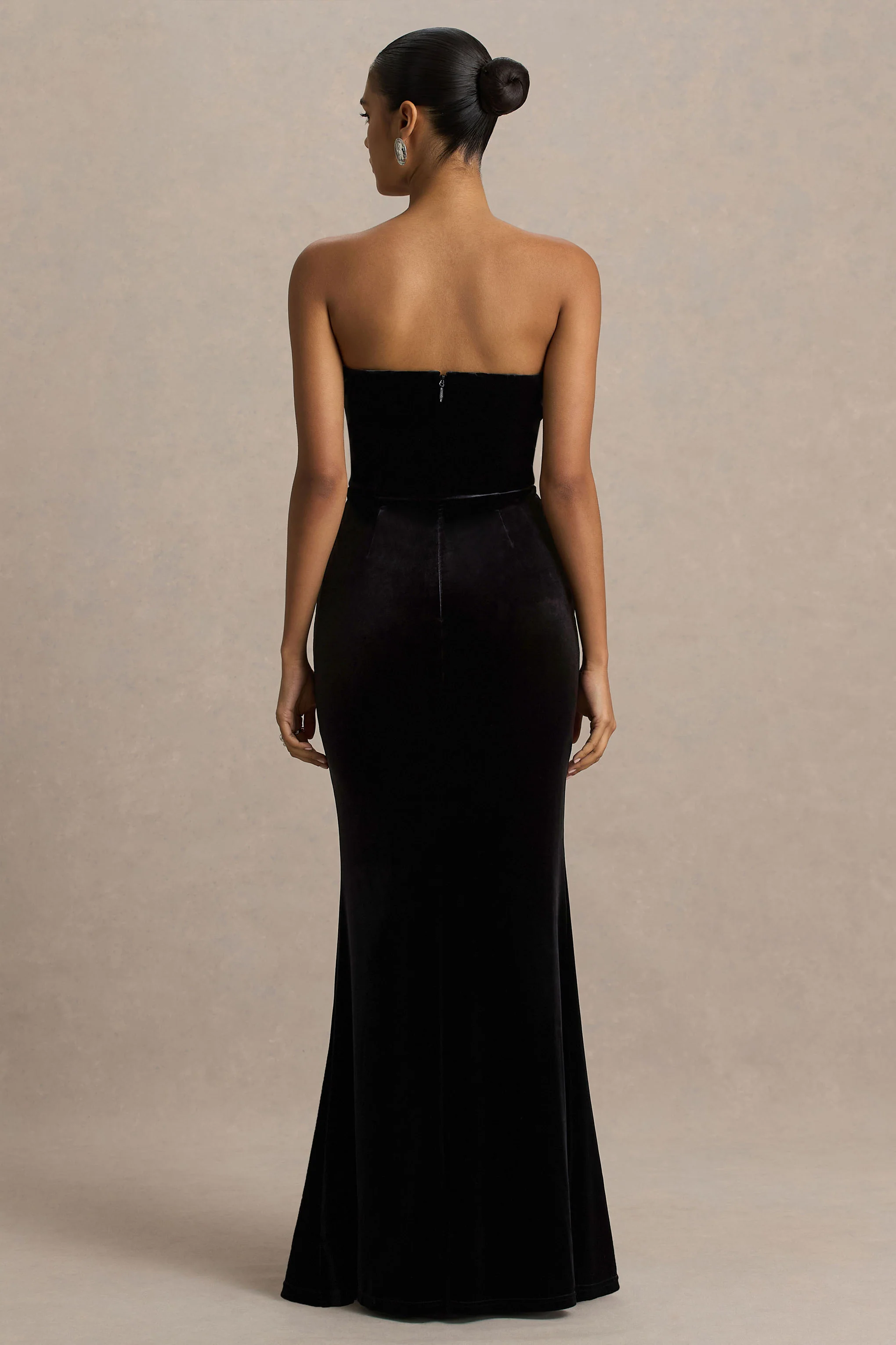 Yolanda | Zwarte Fluwelen Sweetheart Hals Maxi Jurk - Image 2