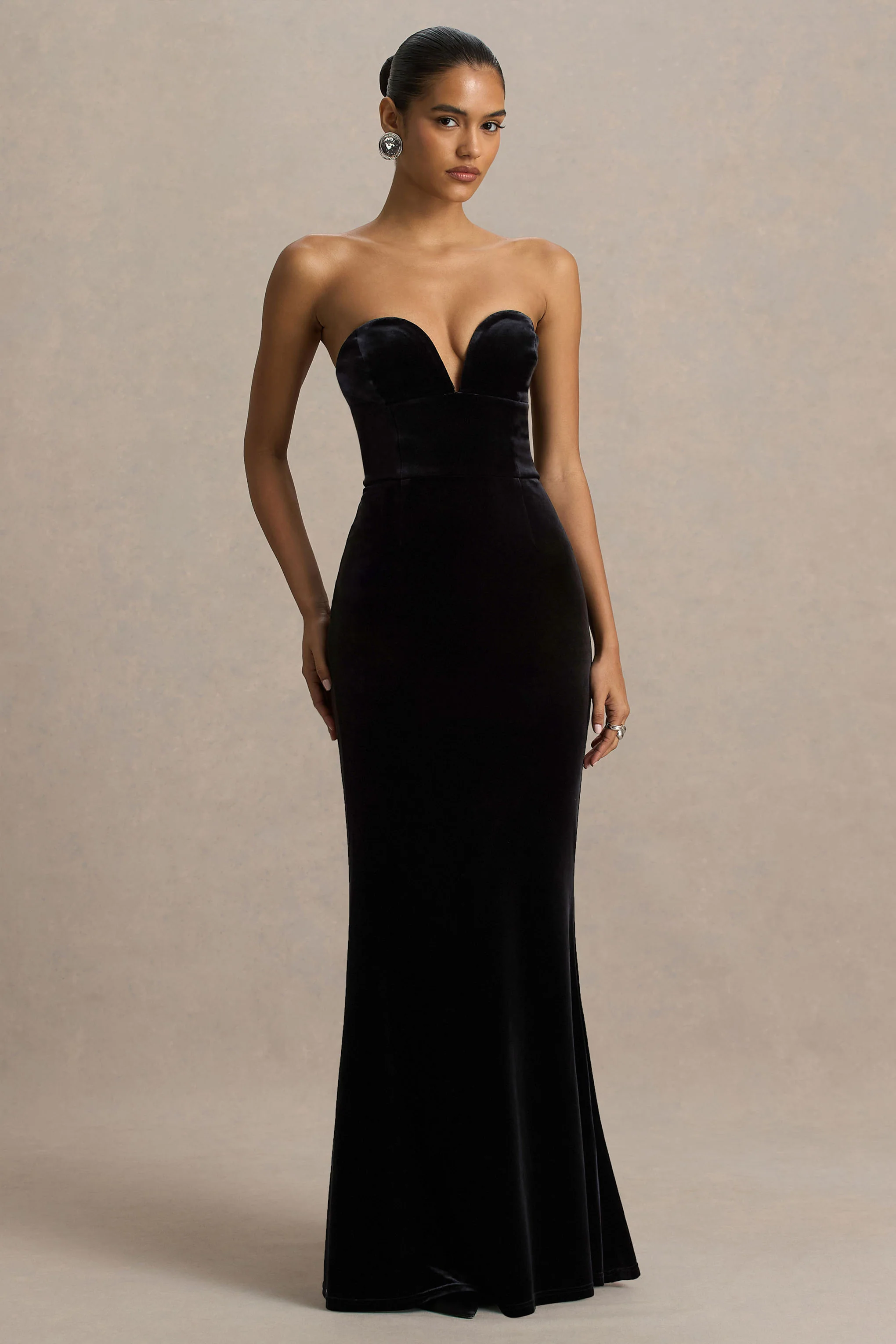 Yolanda | Zwarte Fluwelen Sweetheart Hals Maxi Jurk - Image 5