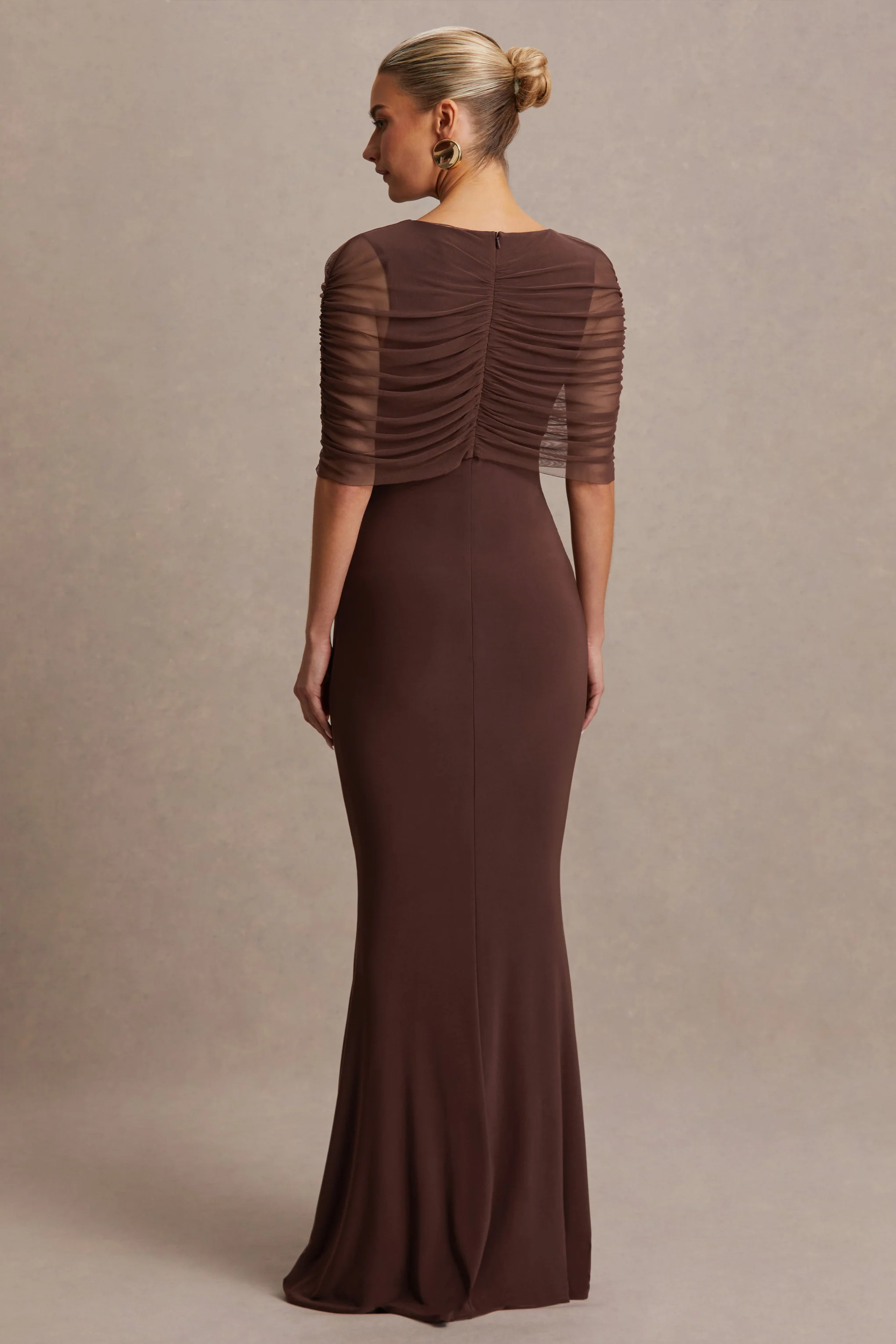 Zaria | Bruine Ronde Hals Zwangerschaps Maxi Jurk Met Cape-Overlay - Image 2
