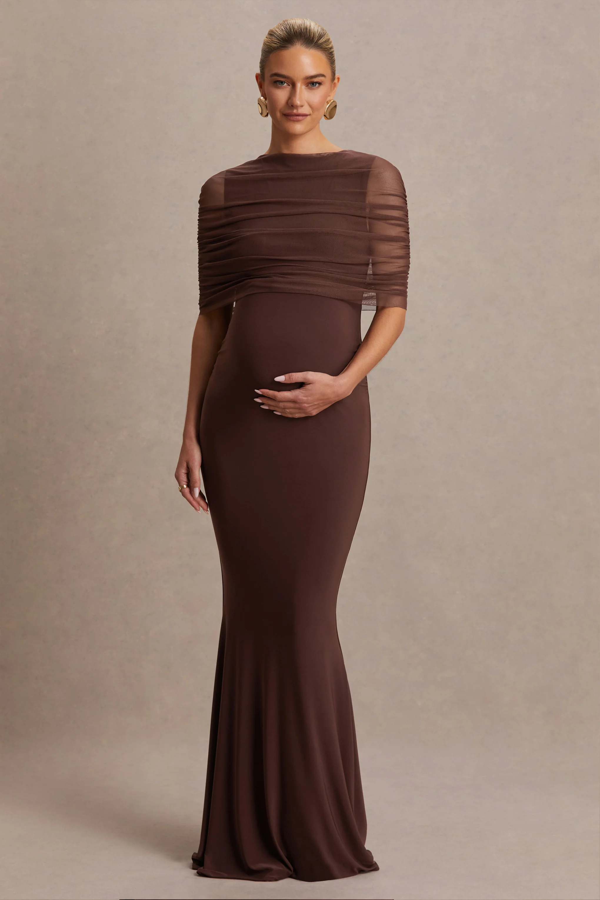 Zaria | Bruine Ronde Hals Zwangerschaps Maxi Jurk Met Cape-Overlay - Image 4