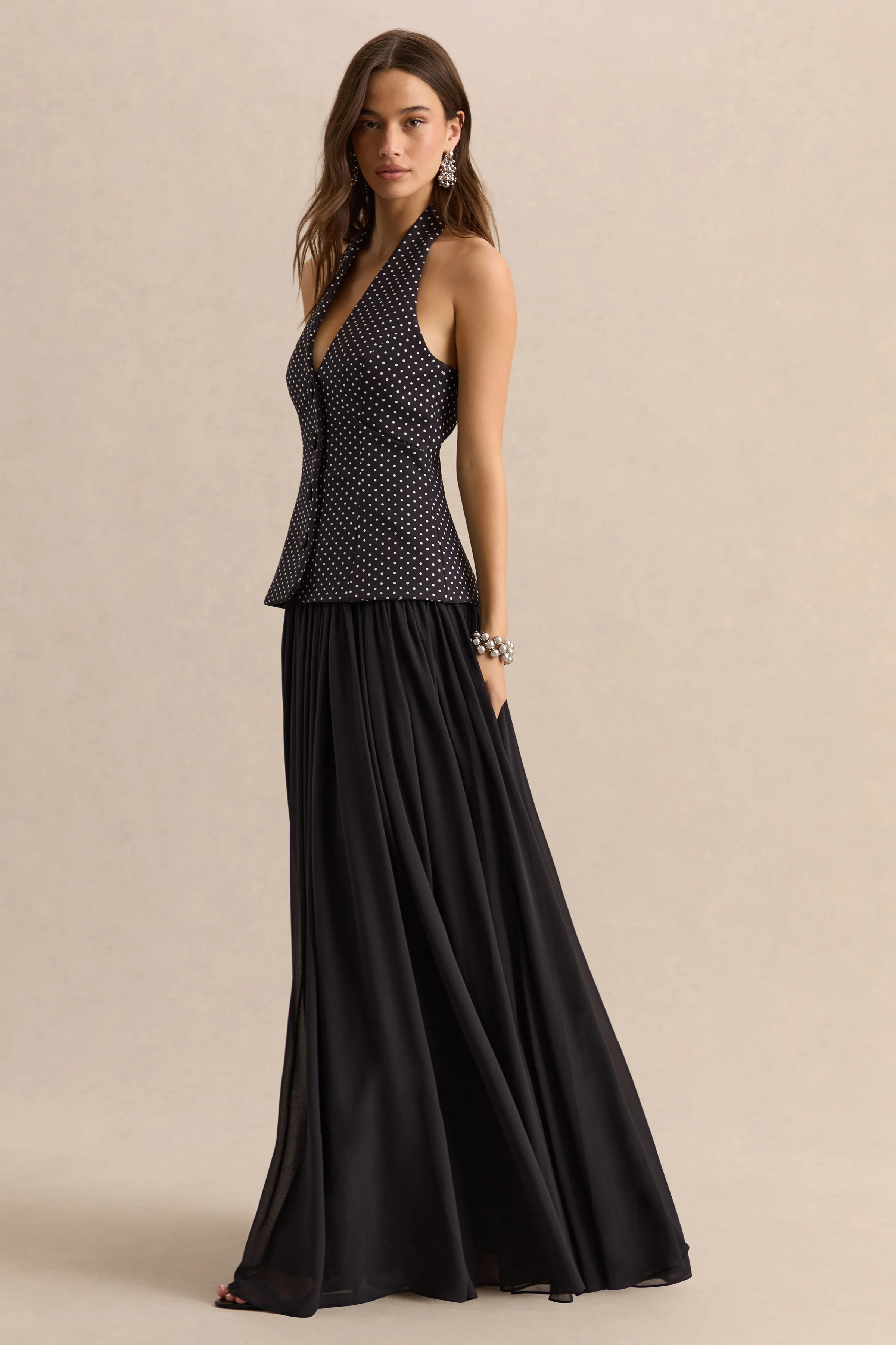 Zarina | Zwart-witte Stippen Print Maxi Jurk Met Diepe V-Hals - Image 5