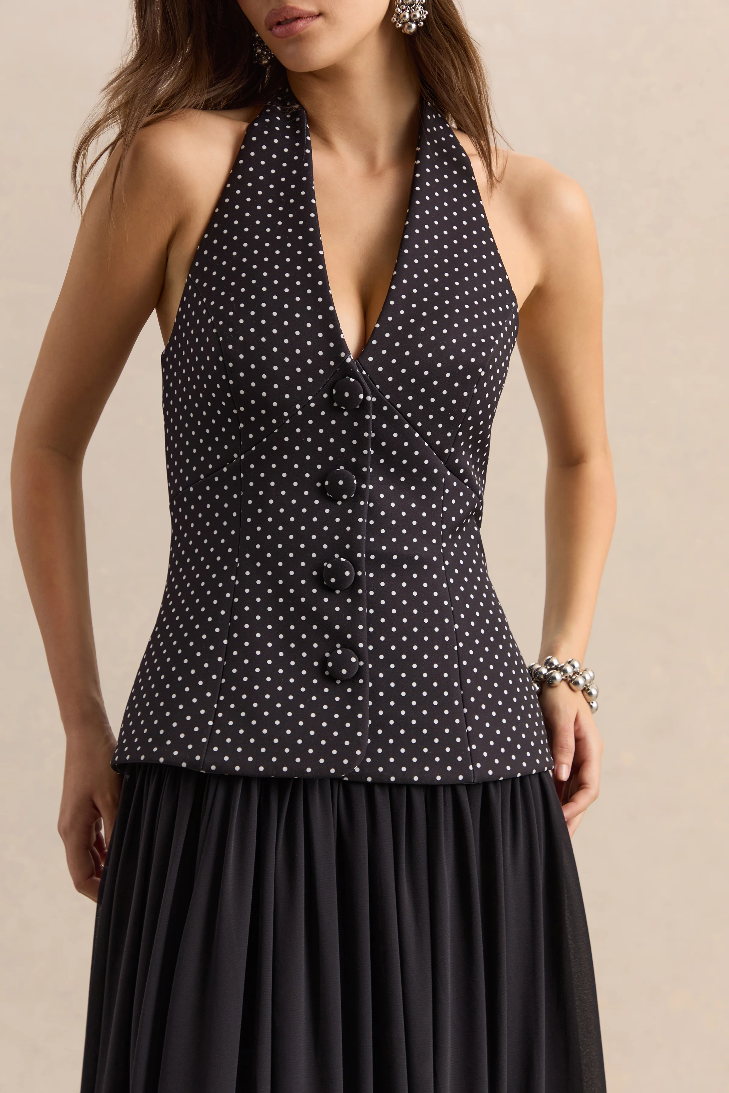 Zarina | Zwart-witte Stippen Print Maxi Jurk Met Diepe V-Hals - Image 6