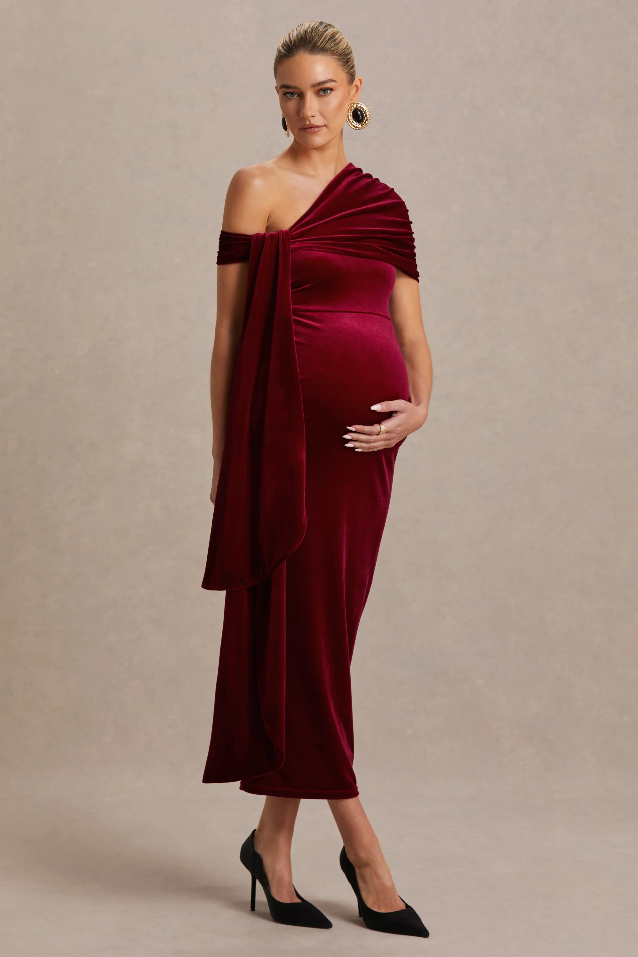 Zena | Bordeaux Fluwelen Asymmetrische Hals Zwangerschaps Midi Jurk Met Knopen En Ceintuur - Image 4