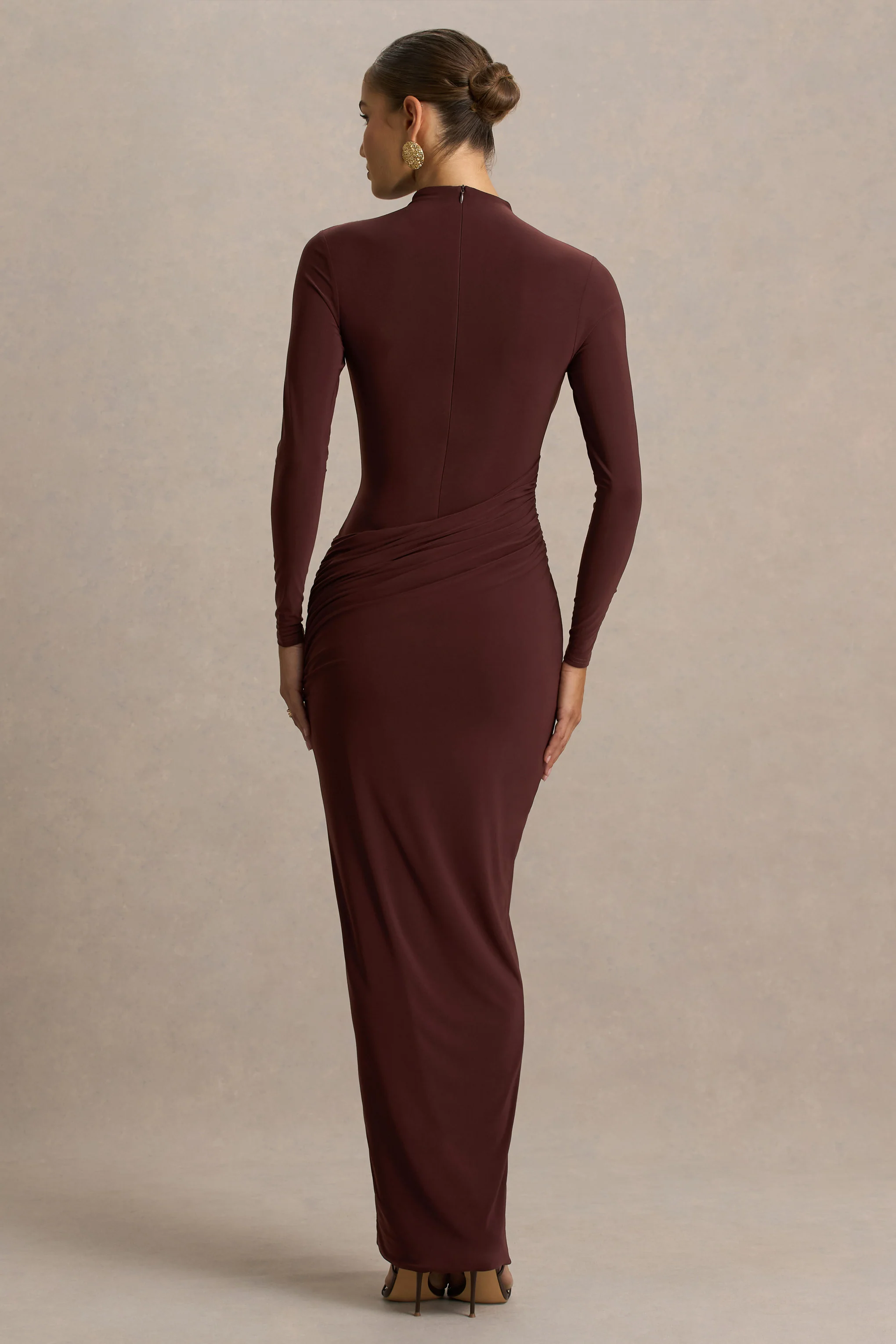 Zephyra | Bruine Hoge Hals Maxi Jurk Met Overslag - Image 2