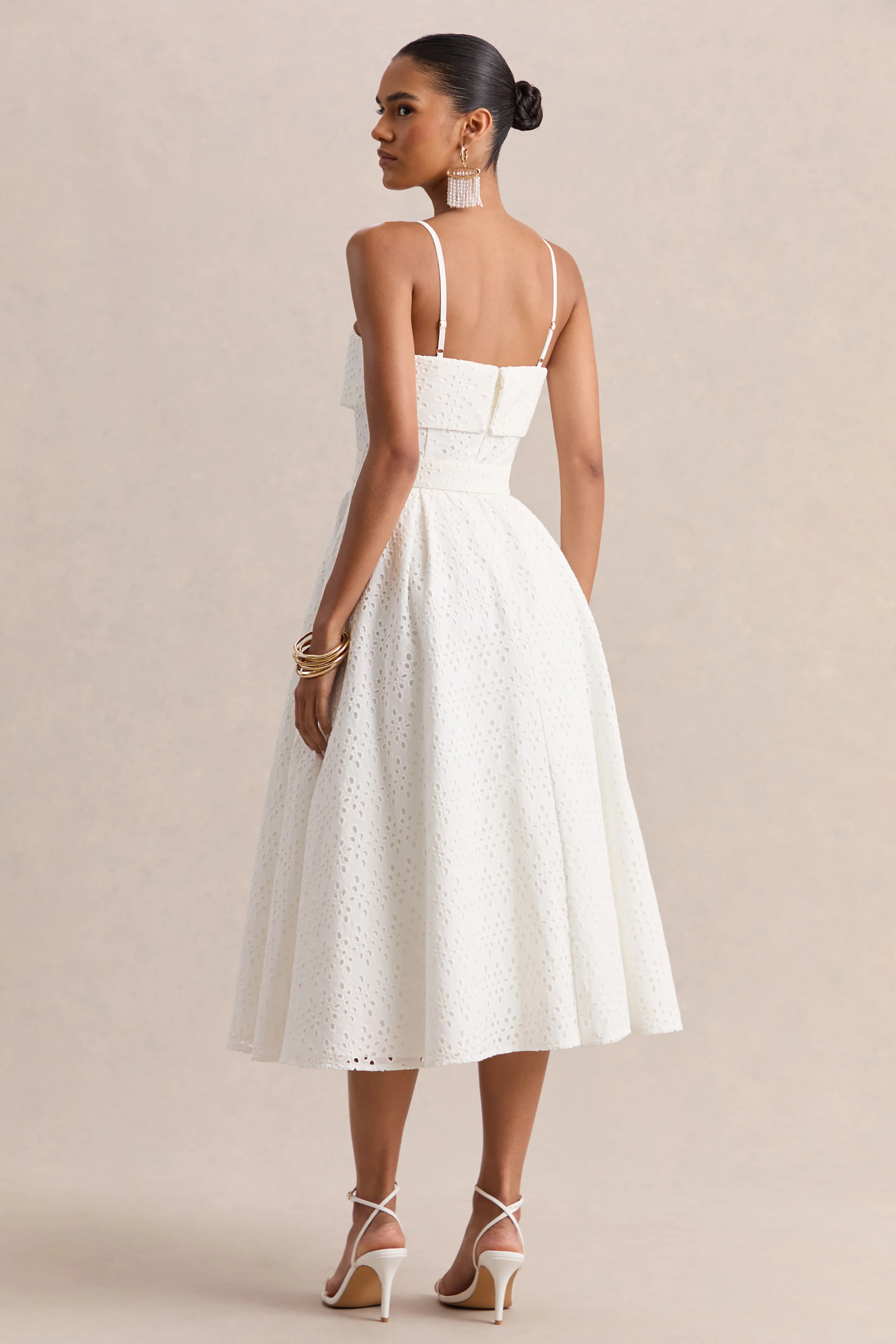 Zoeva | Crème Broderie Midi Jurk Met Vierkante Hals En Ceintuur - Image 2